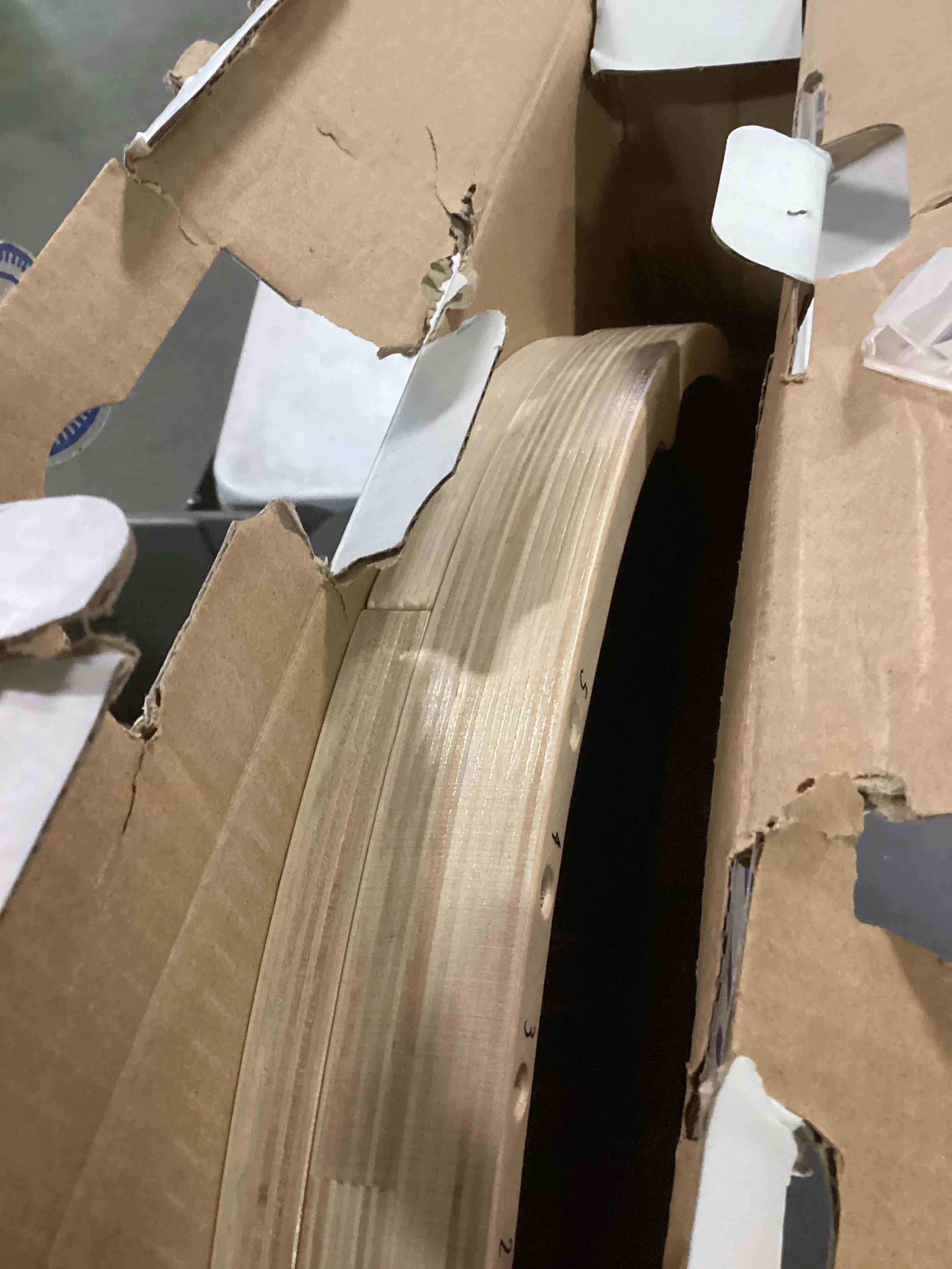 https://s3.amazonaws.com/lotting-images-prod/bidfta/PPE2179688_1736886067816.jpeg