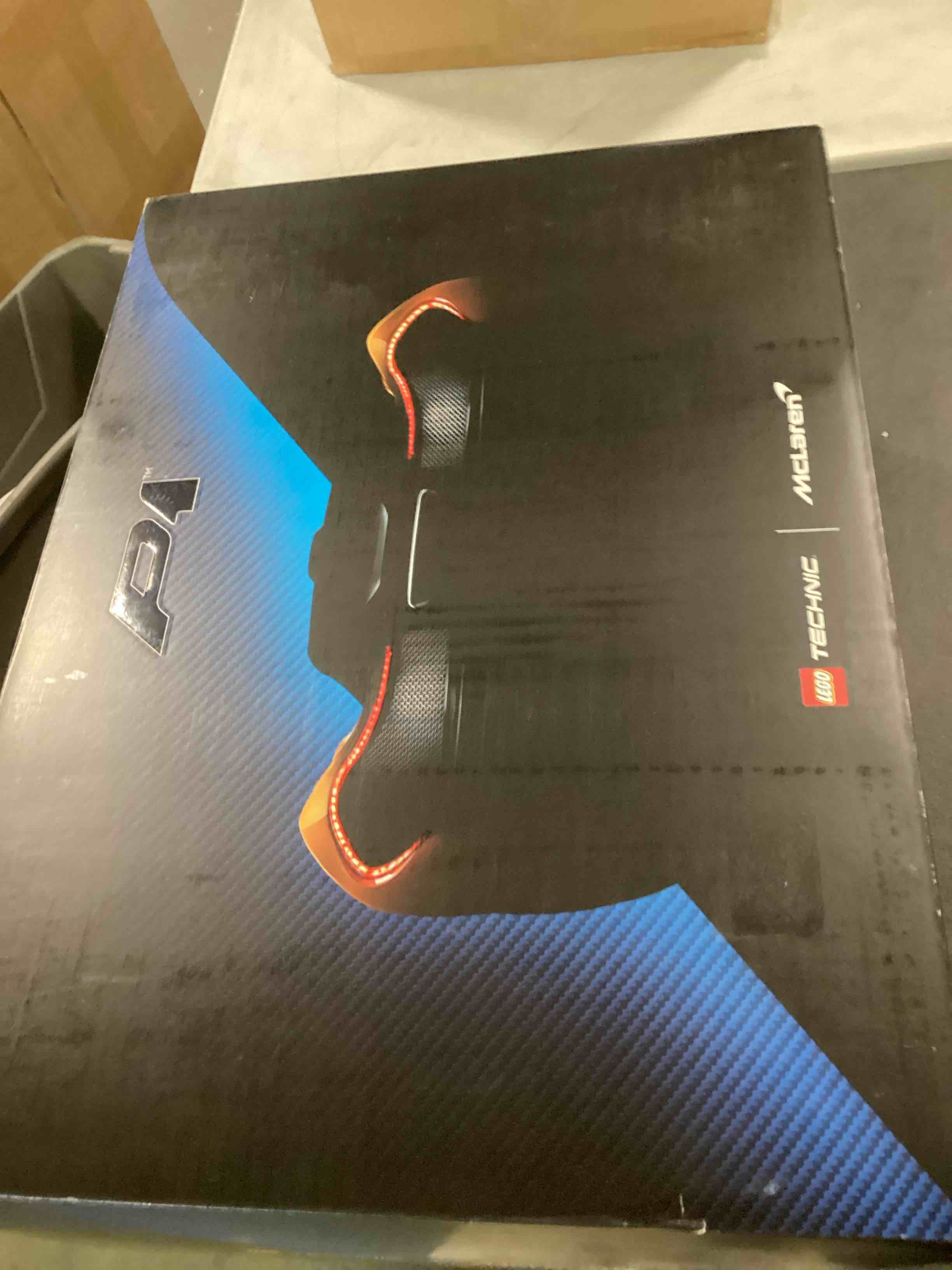 https://s3.amazonaws.com/lotting-images-prod/bidfta/PPE2179694_1736887625602.jpeg