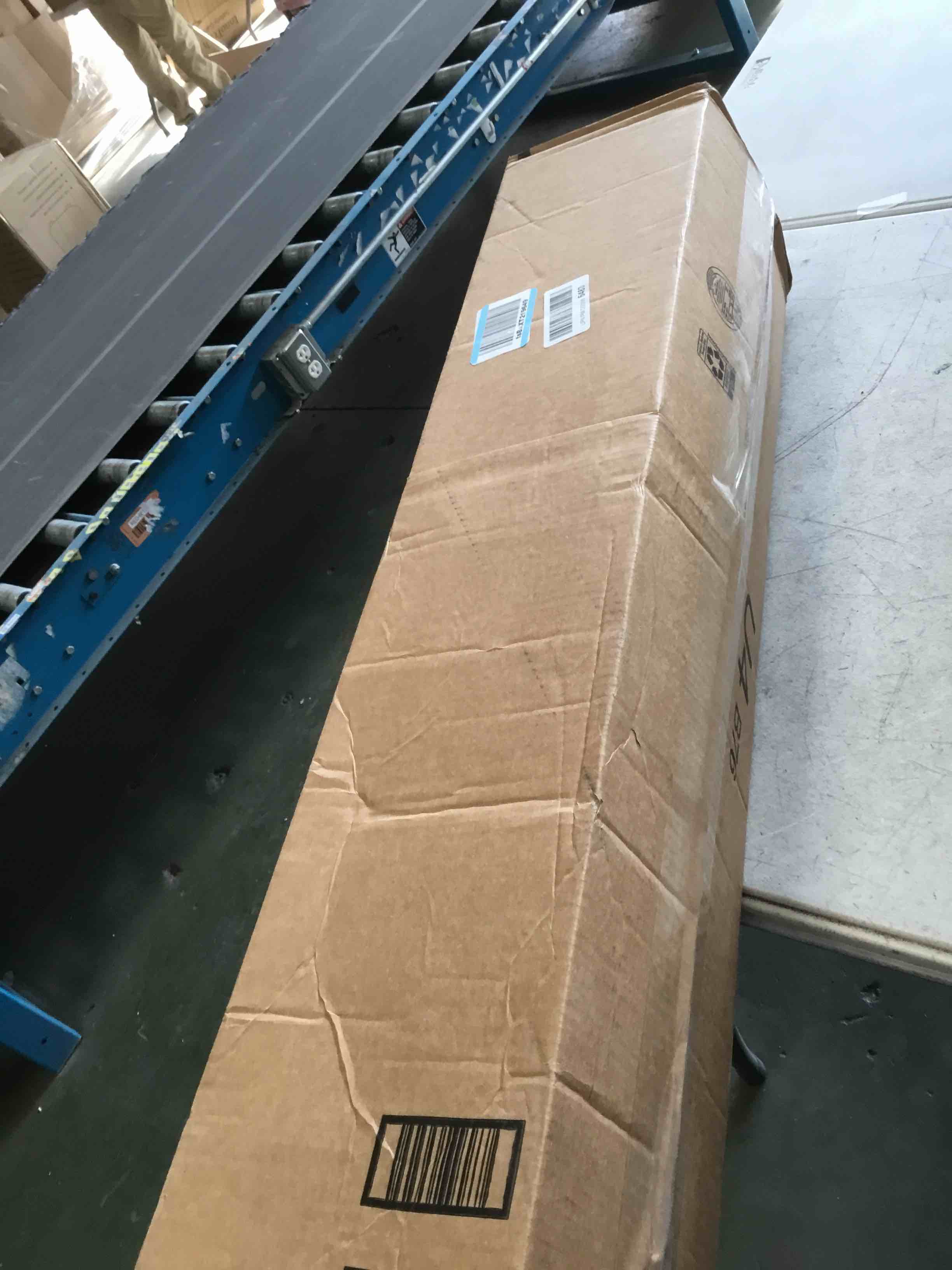https://s3.amazonaws.com/lotting-images-prod/bidfta/PPE2179782_1737042709938.jpeg