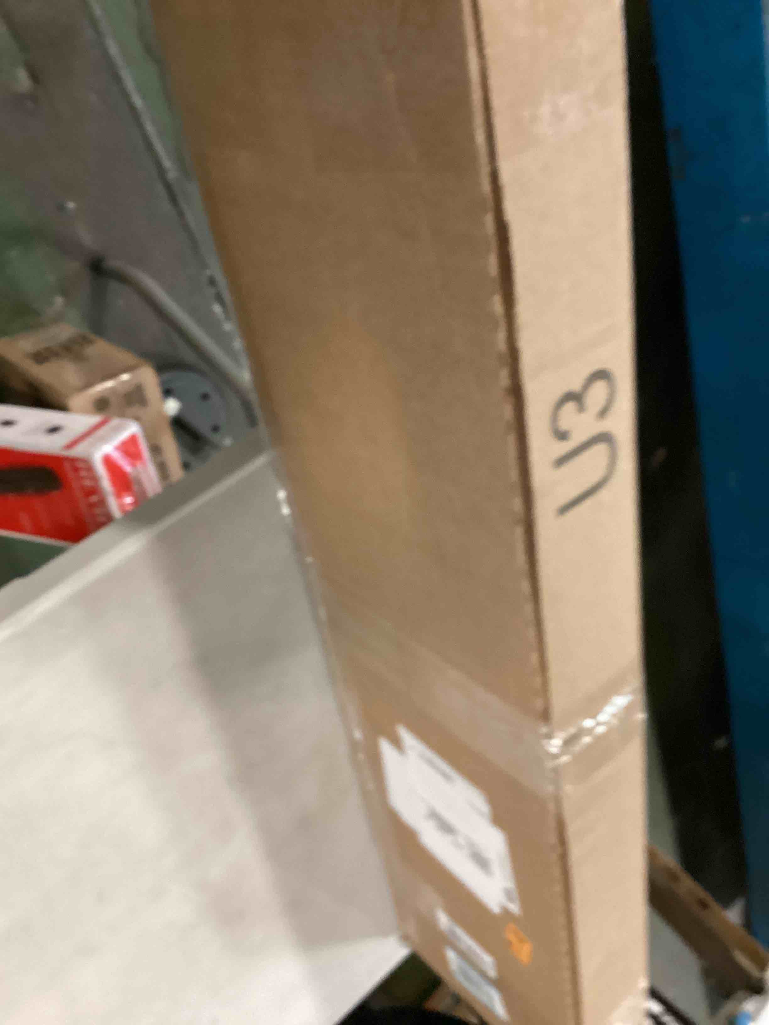 https://s3.amazonaws.com/lotting-images-prod/bidfta/PPE2179992_1737122948438.jpeg