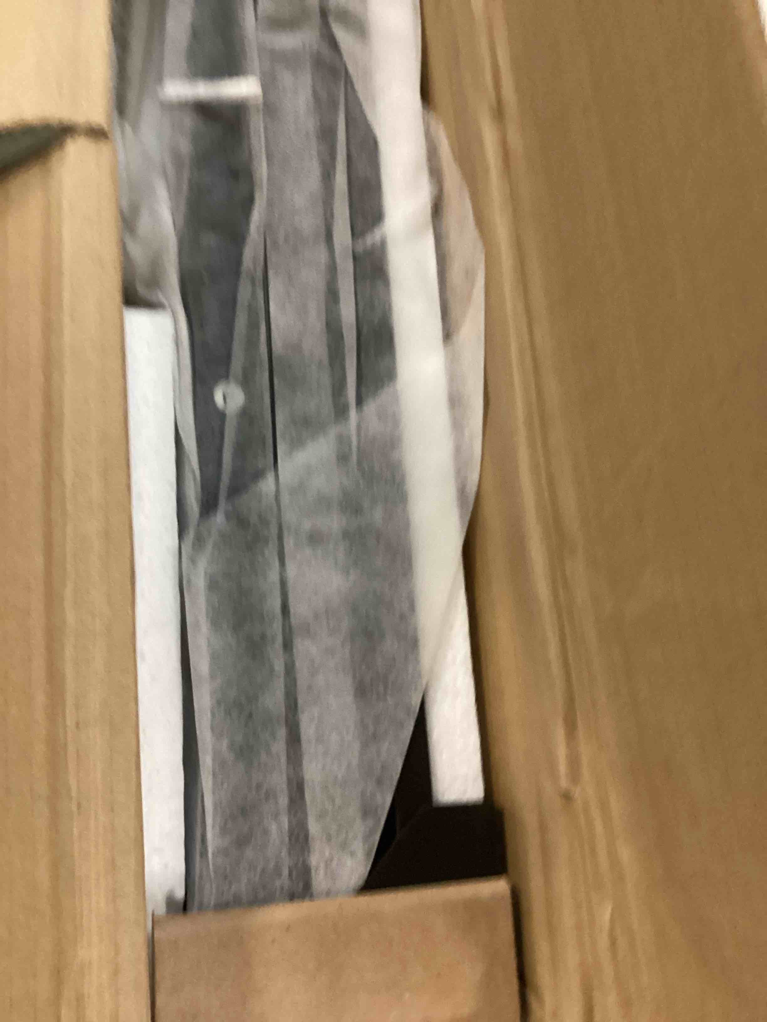 https://s3.amazonaws.com/lotting-images-prod/bidfta/PPE2180081_1737133321882.jpeg
