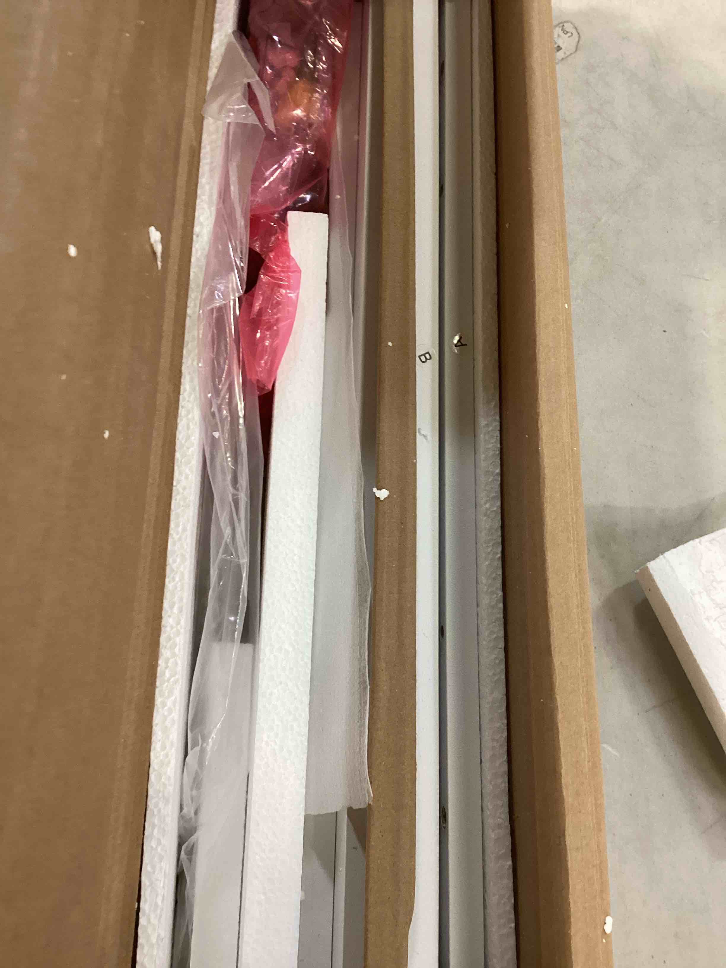 https://s3.amazonaws.com/lotting-images-prod/bidfta/PPE2180082_1737133438574.jpeg