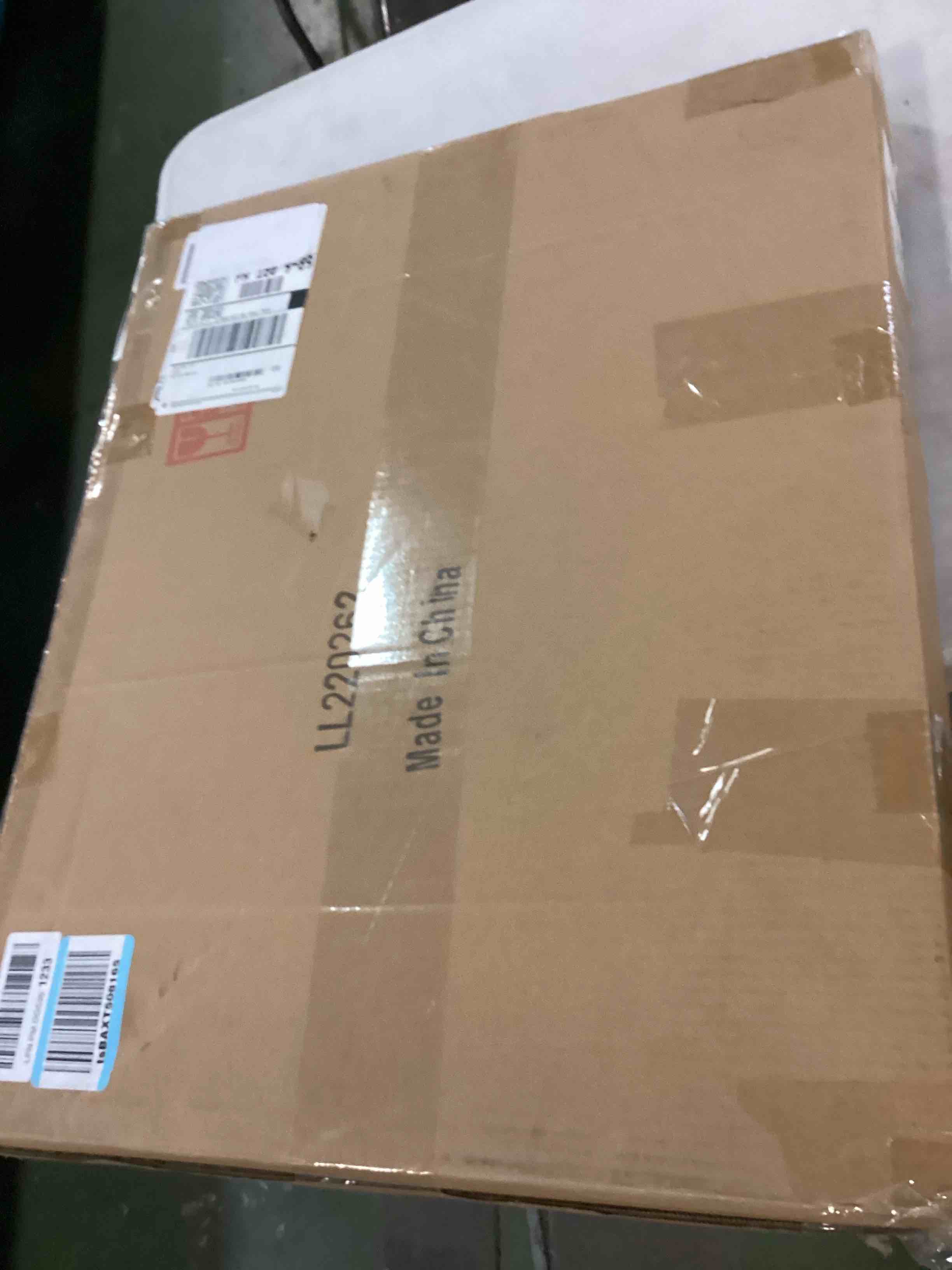 https://s3.amazonaws.com/lotting-images-prod/bidfta/PPE2180112_1737139162135.jpeg