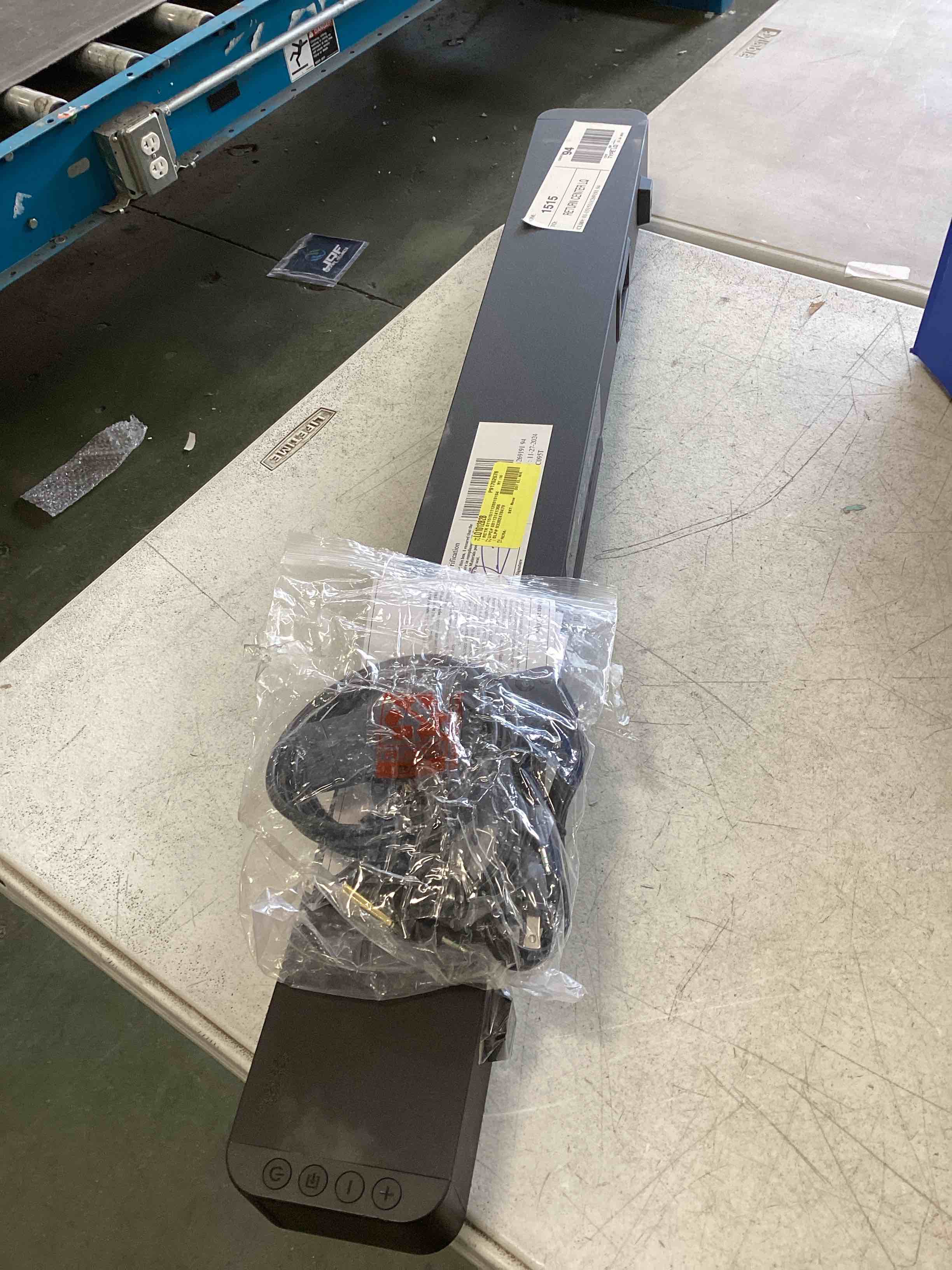 https://s3.amazonaws.com/lotting-images-prod/bidfta/PPE2180261_1737390098880.jpeg