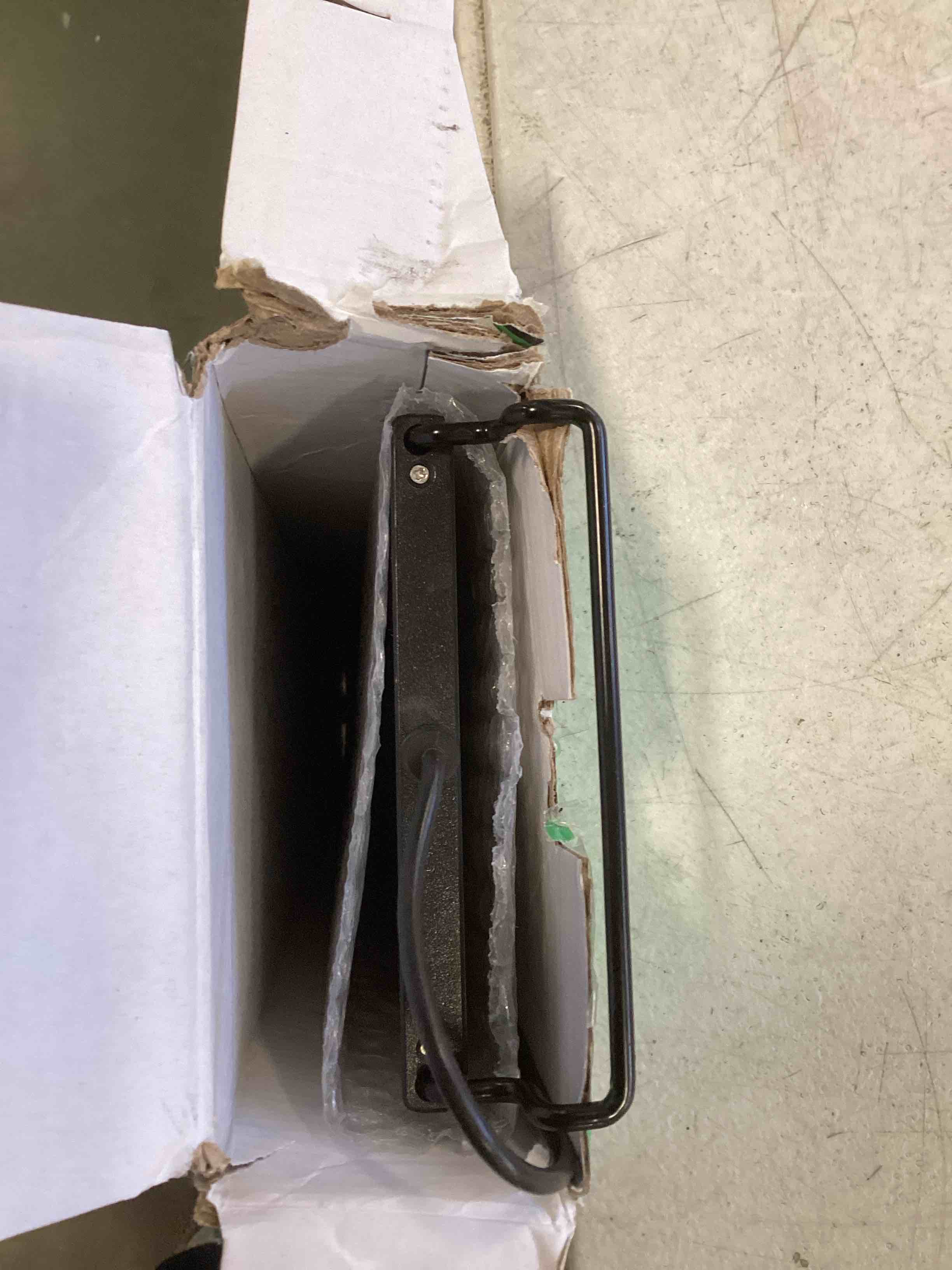 https://s3.amazonaws.com/lotting-images-prod/bidfta/PPE2180308_1737402739713.jpeg