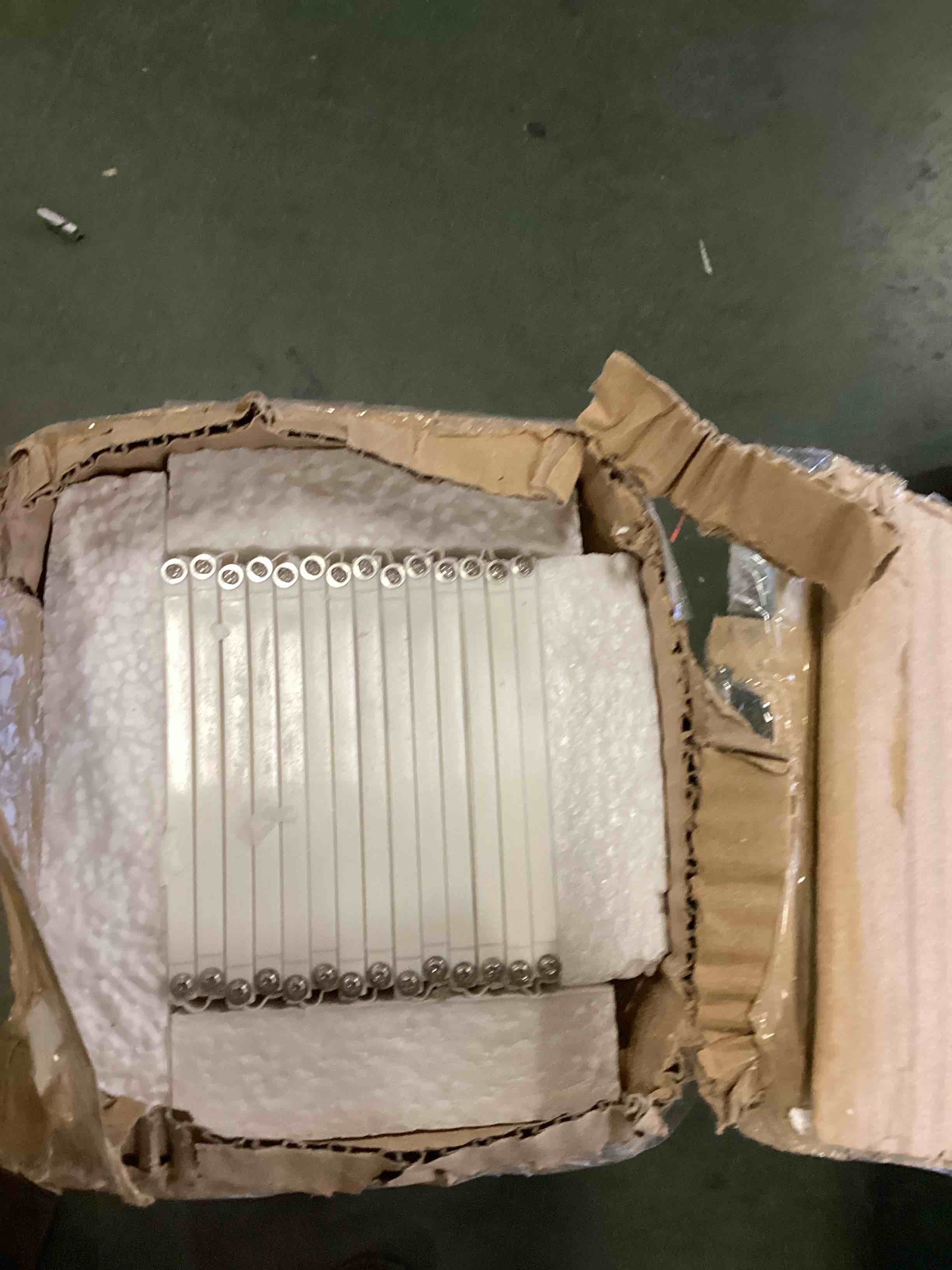 https://s3.amazonaws.com/lotting-images-prod/bidfta/PPE2180327_1737405711844.jpeg