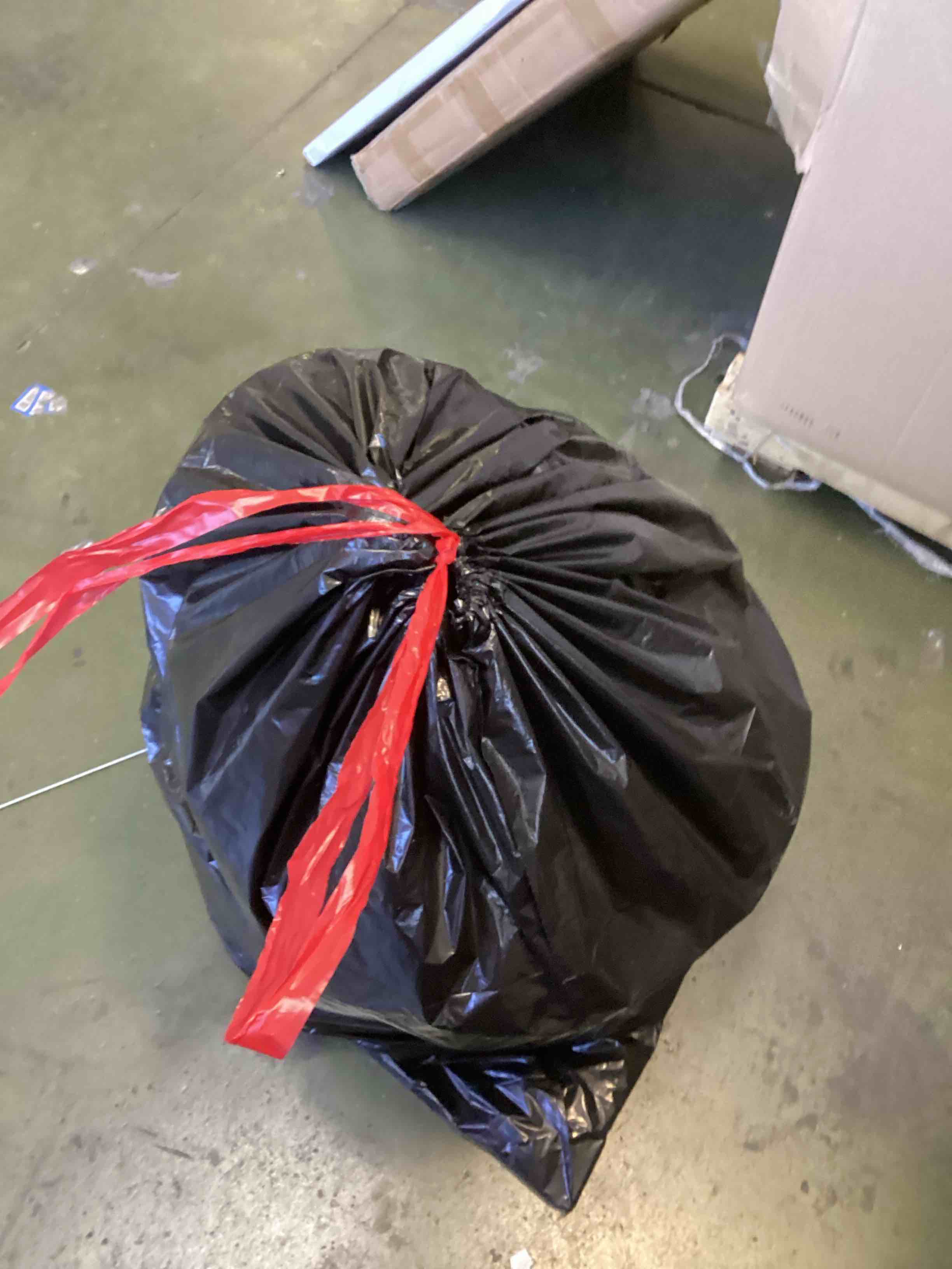 https://s3.amazonaws.com/lotting-images-prod/bidfta/PPE2181193_1737744440514.jpeg