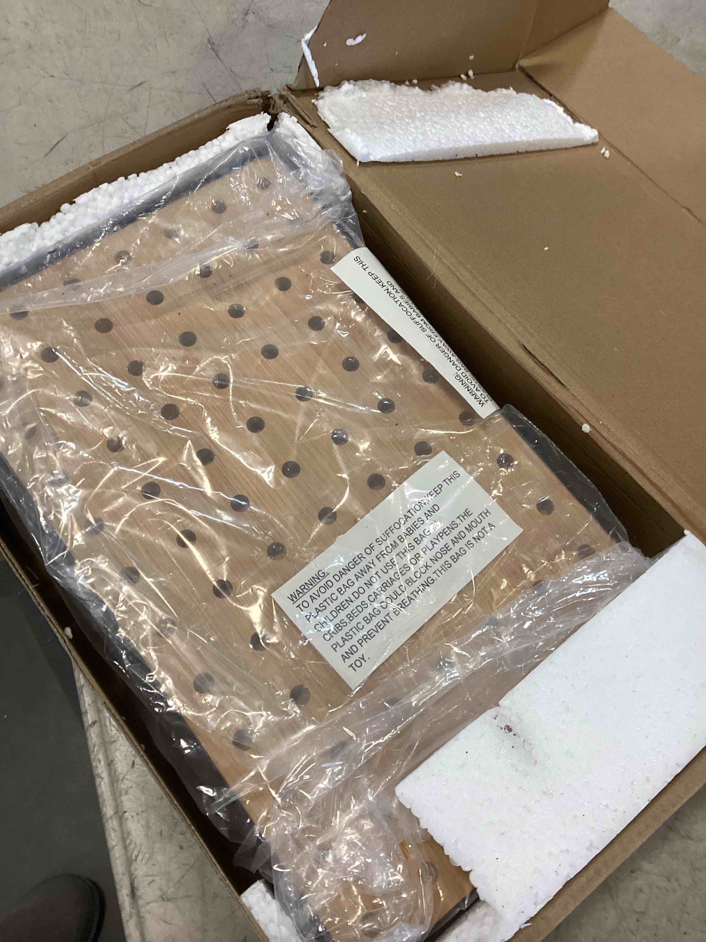 https://s3.amazonaws.com/lotting-images-prod/bidfta/PPE2182707_1736782413410.jpeg
