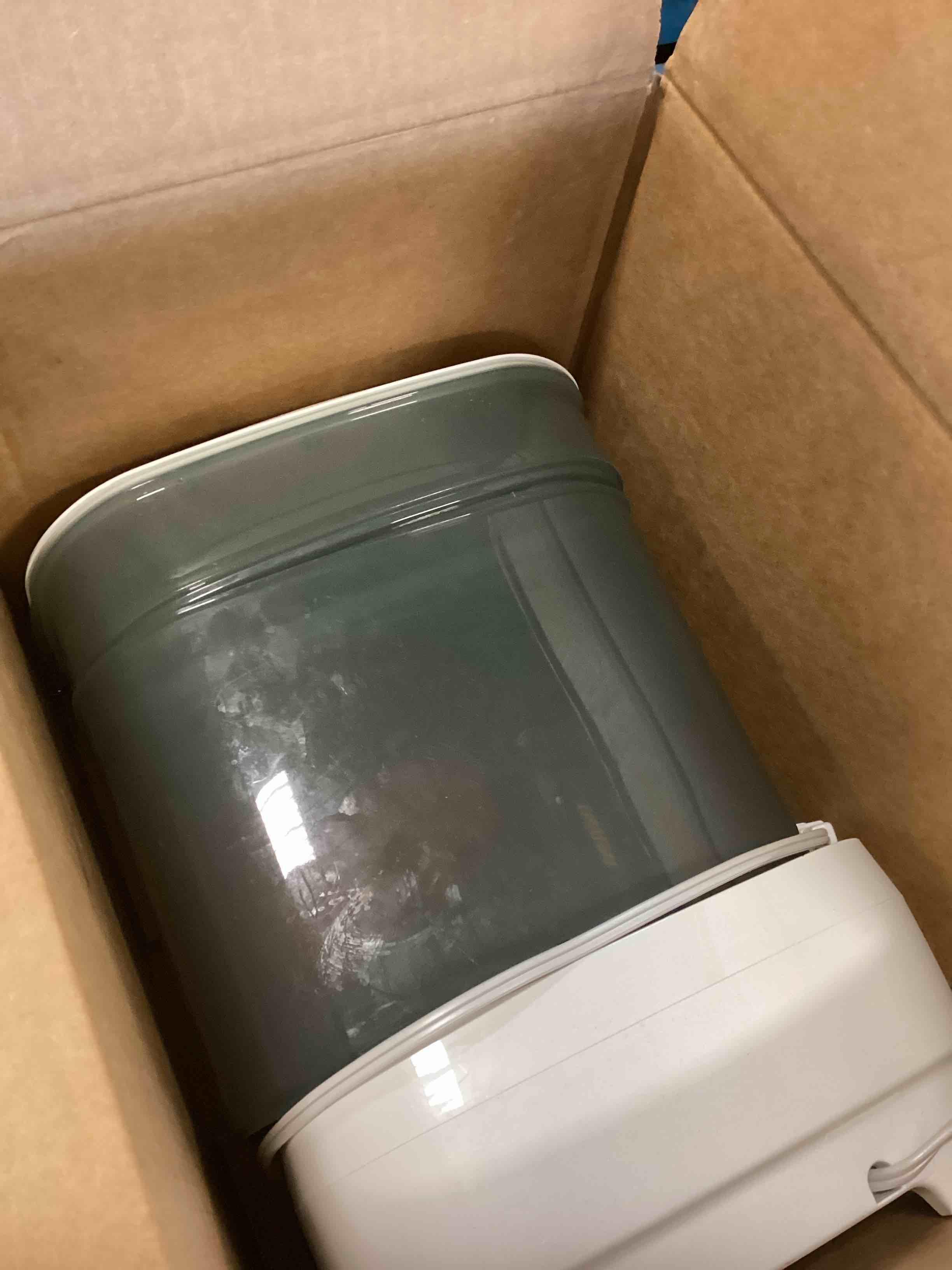 https://s3.amazonaws.com/lotting-images-prod/bidfta/PPE2182733_1736784447946.jpeg