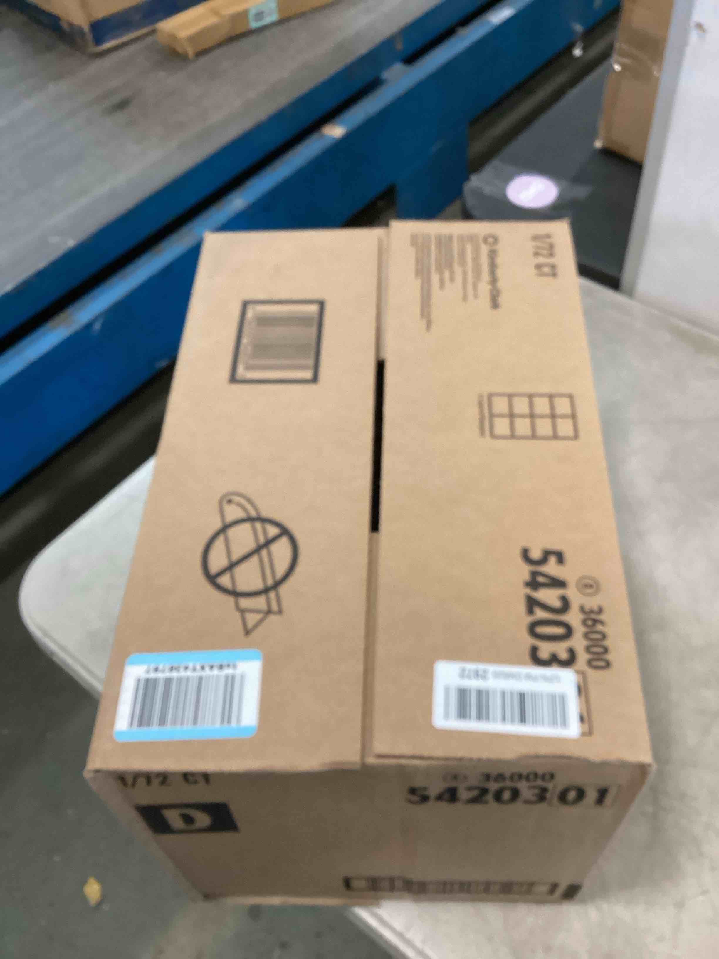https://s3.amazonaws.com/lotting-images-prod/bidfta/PPE2182734_1736784497571.jpeg