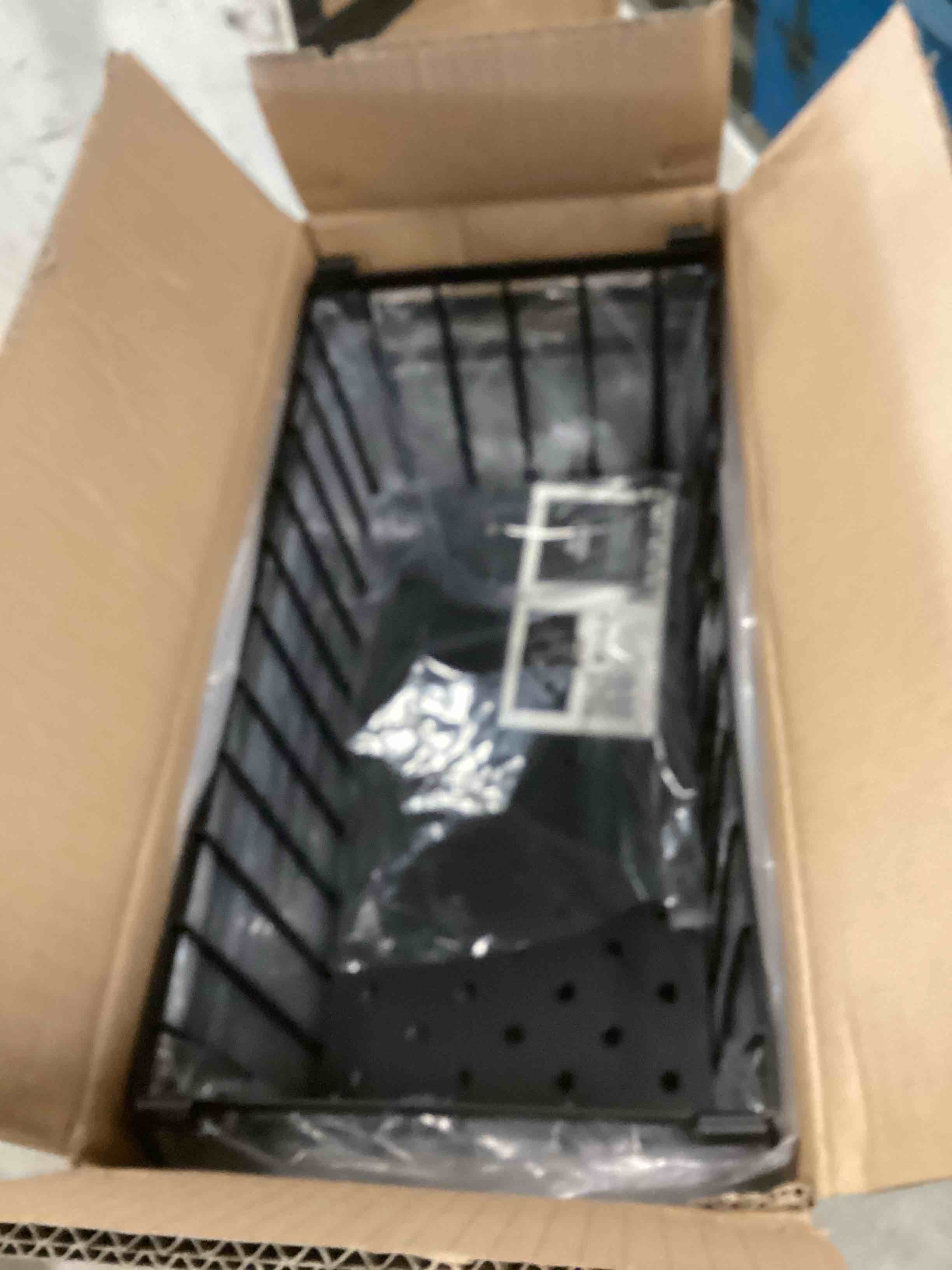 https://s3.amazonaws.com/lotting-images-prod/bidfta/PPE2183174_1736956594195.jpeg
