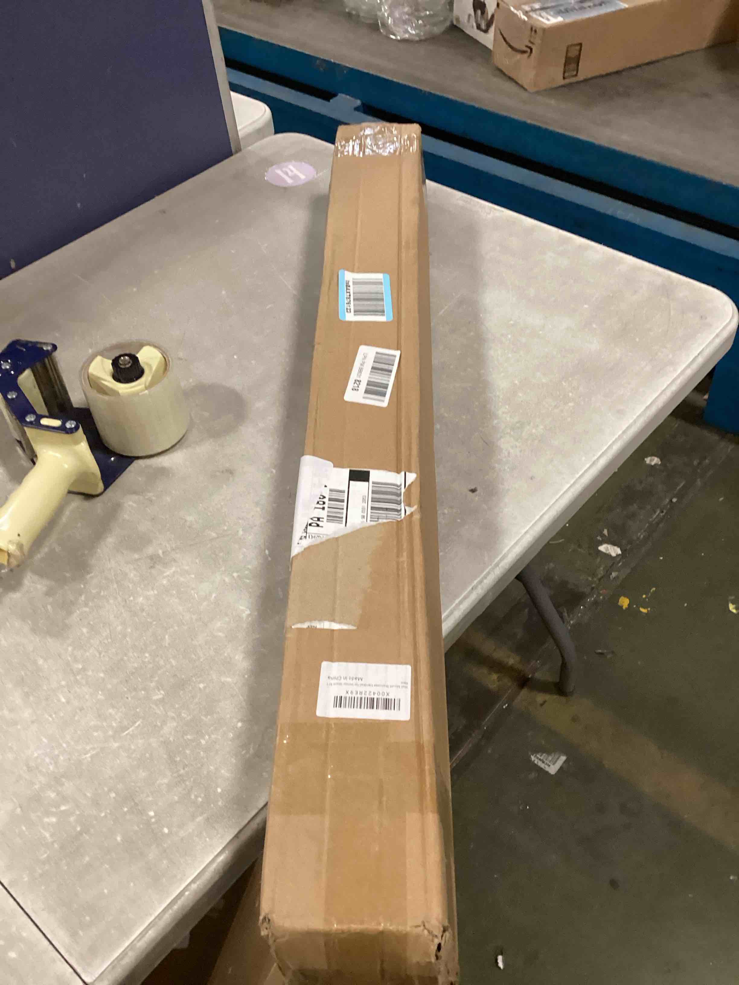 https://s3.amazonaws.com/lotting-images-prod/bidfta/PPE2184231_1737469605078.jpeg