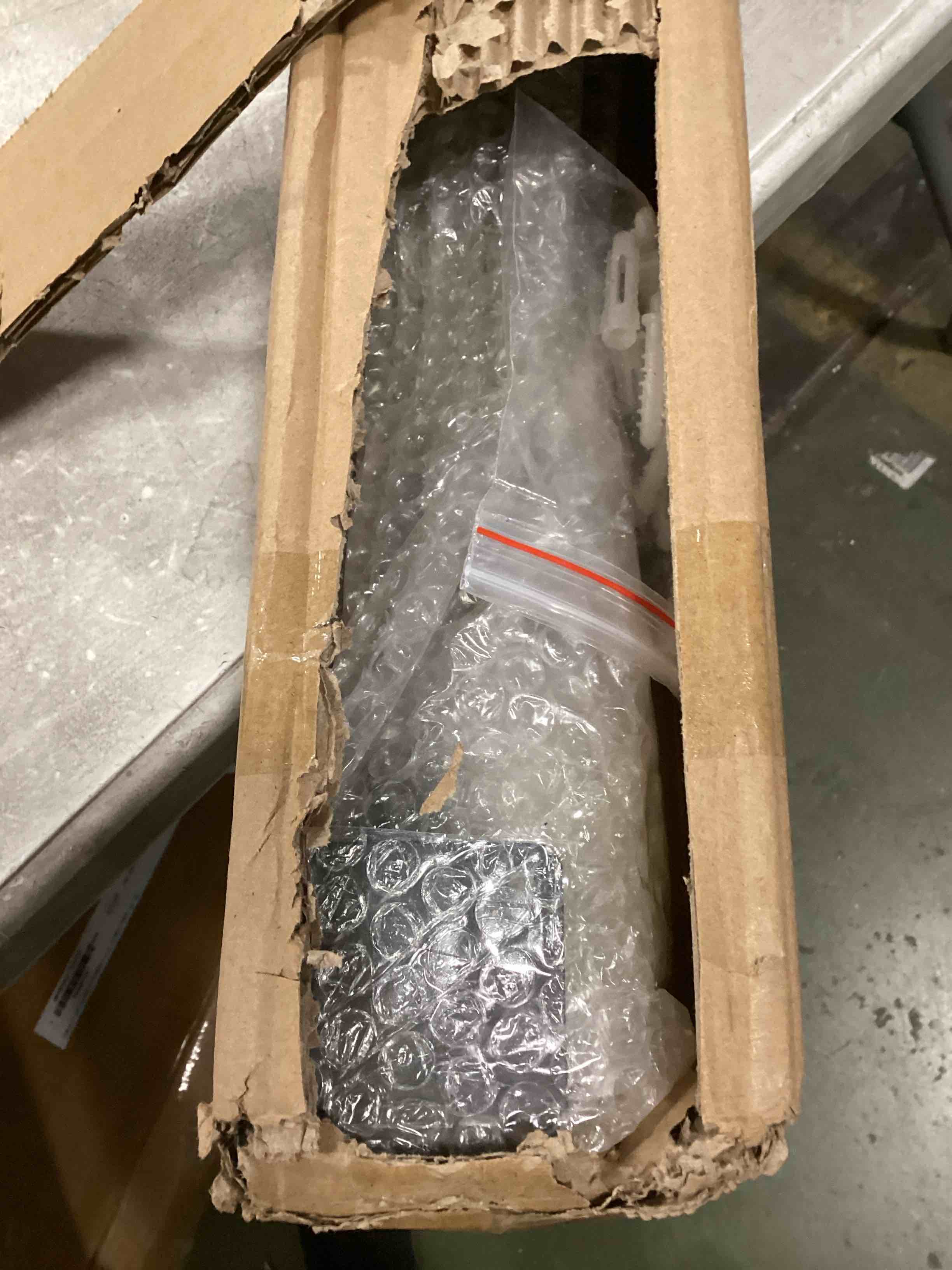 https://s3.amazonaws.com/lotting-images-prod/bidfta/PPE2184231_1737469618746.jpeg