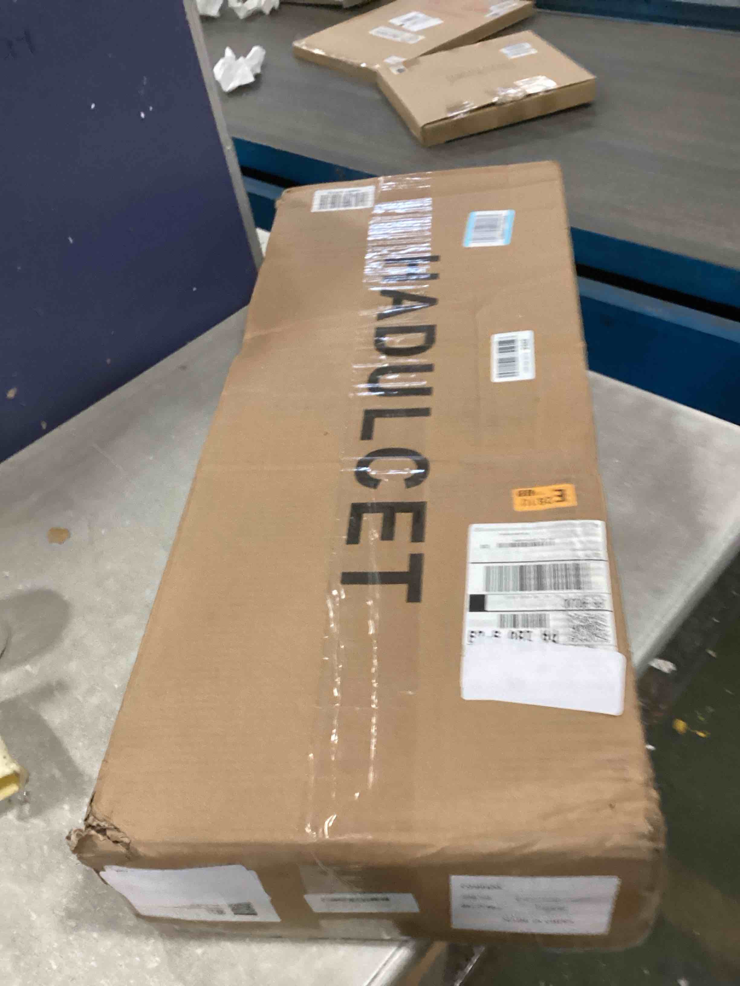 https://s3.amazonaws.com/lotting-images-prod/bidfta/PPE2184314_1737479823265.jpeg