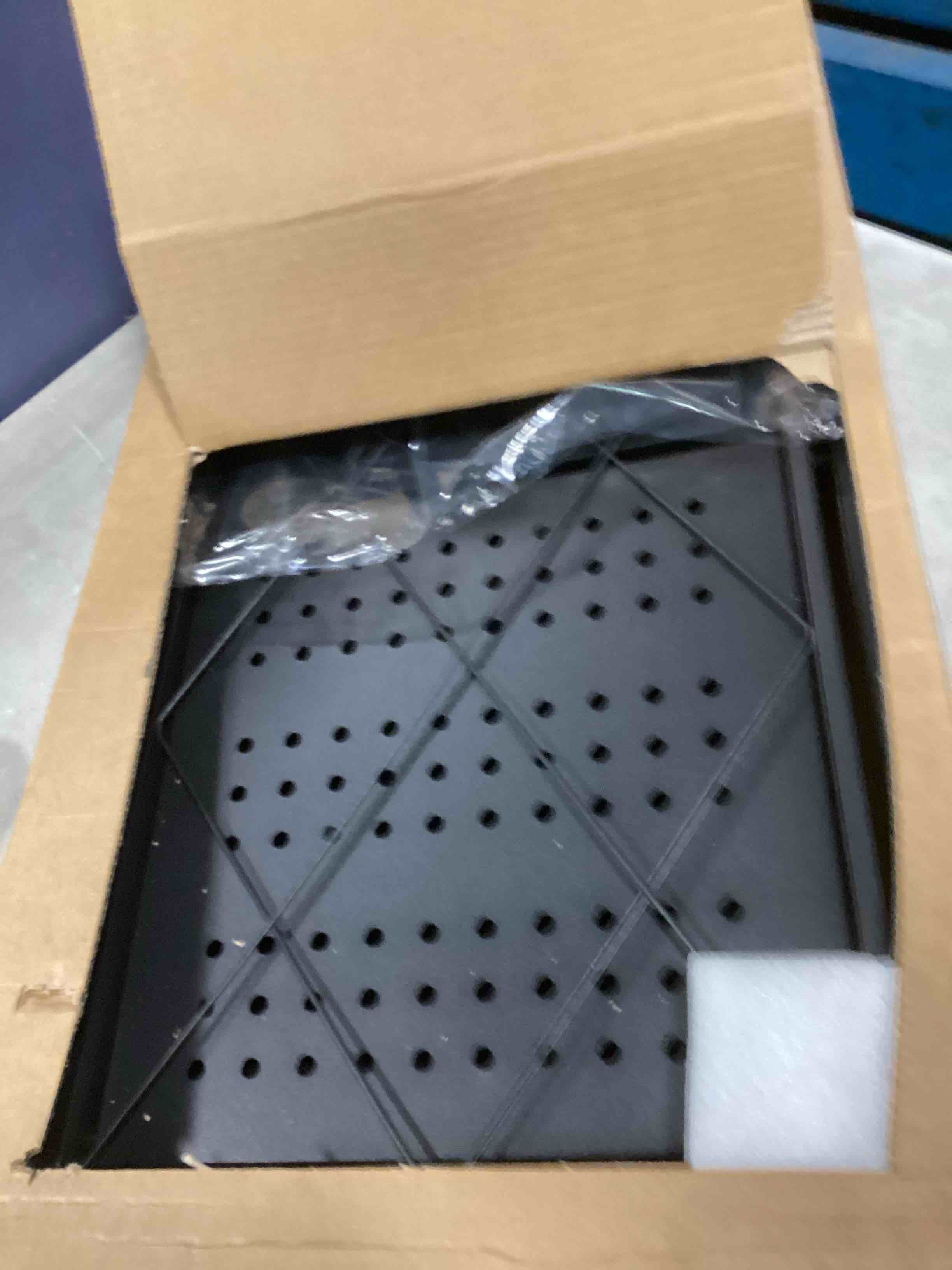 https://s3.amazonaws.com/lotting-images-prod/bidfta/PPE2184375_1737488184584.jpeg