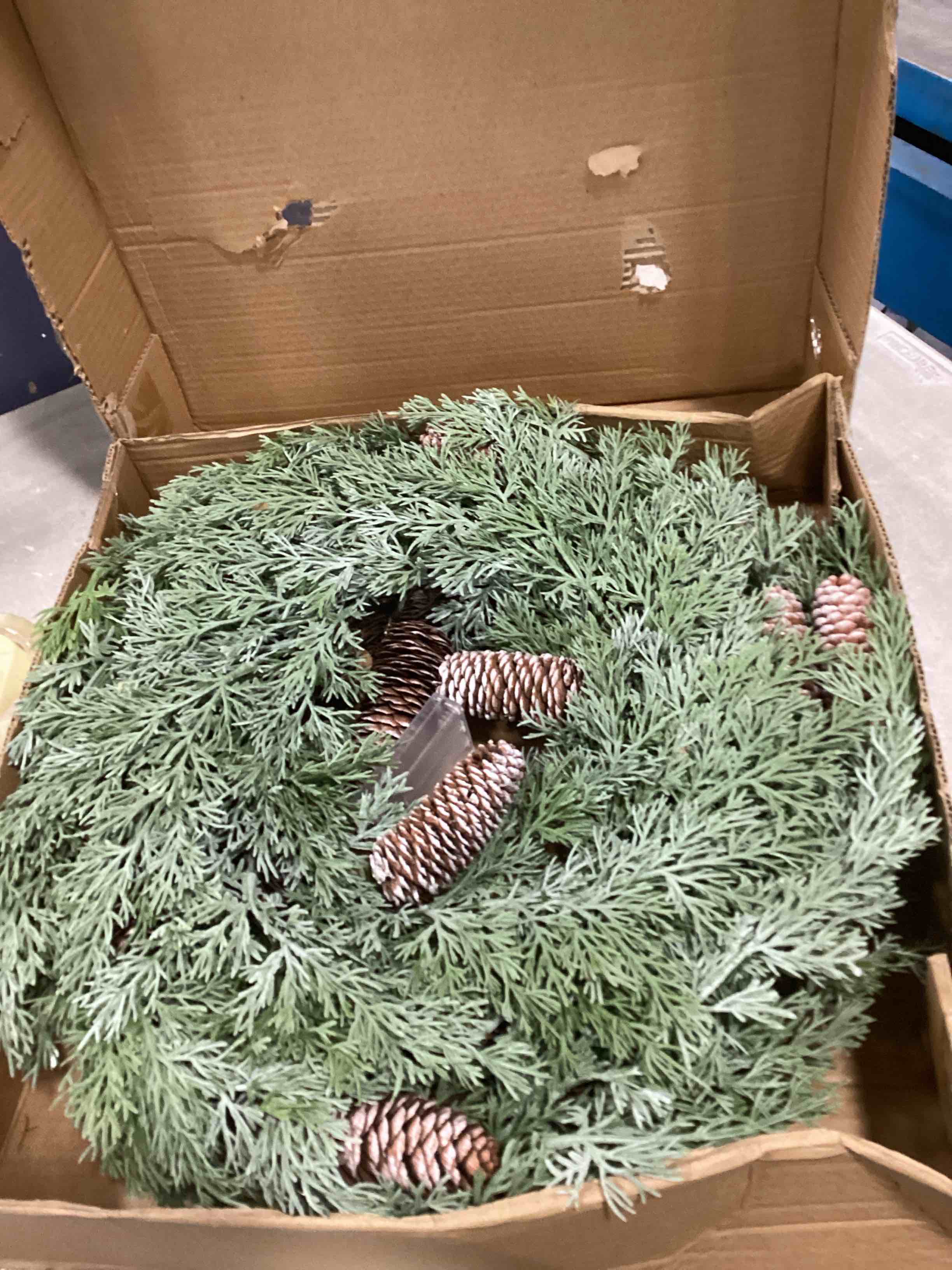 https://s3.amazonaws.com/lotting-images-prod/bidfta/PPE2184397_1737491669715.jpeg
