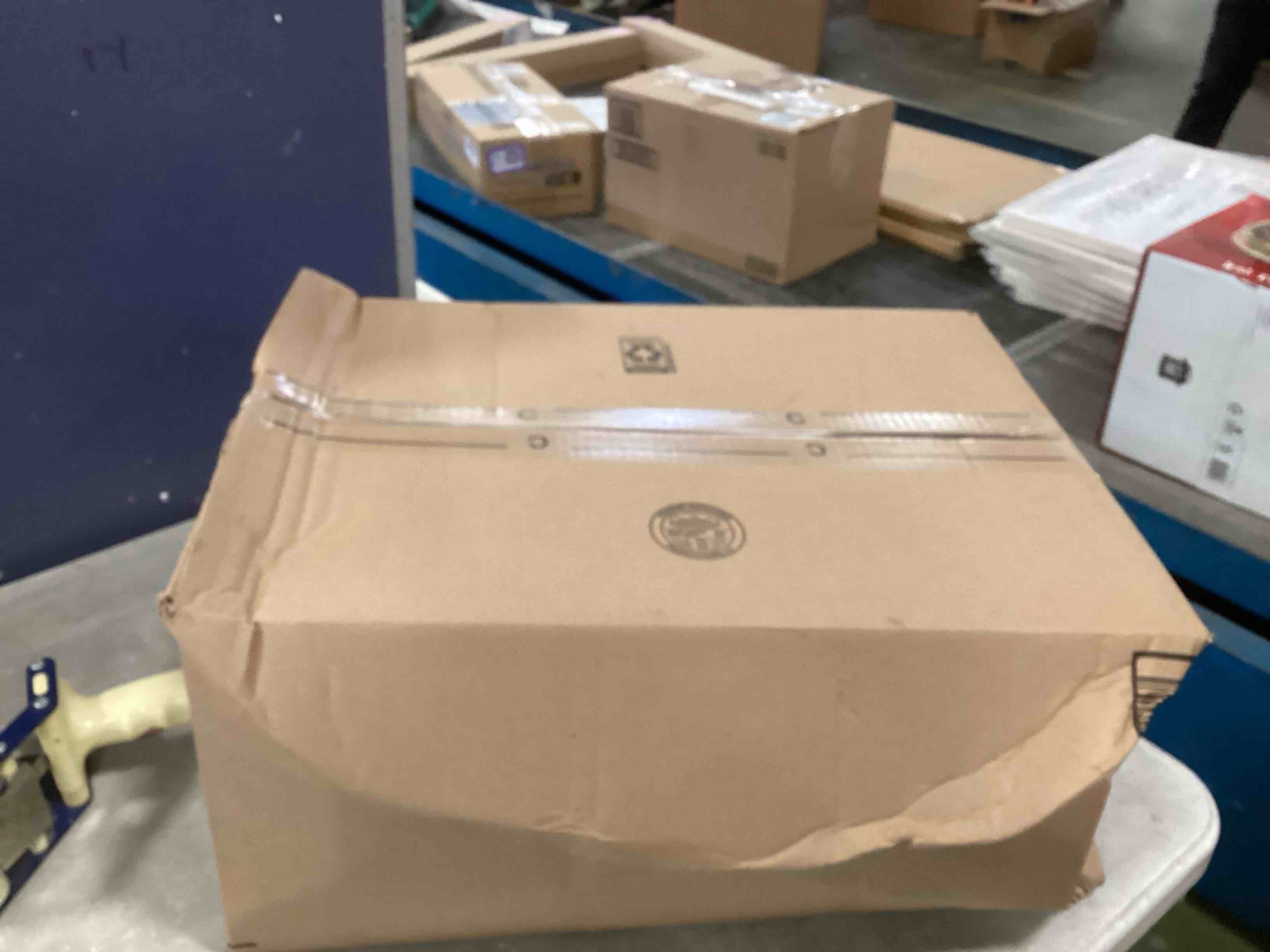 https://s3.amazonaws.com/lotting-images-prod/bidfta/PPE2184403_1737492129793.jpeg