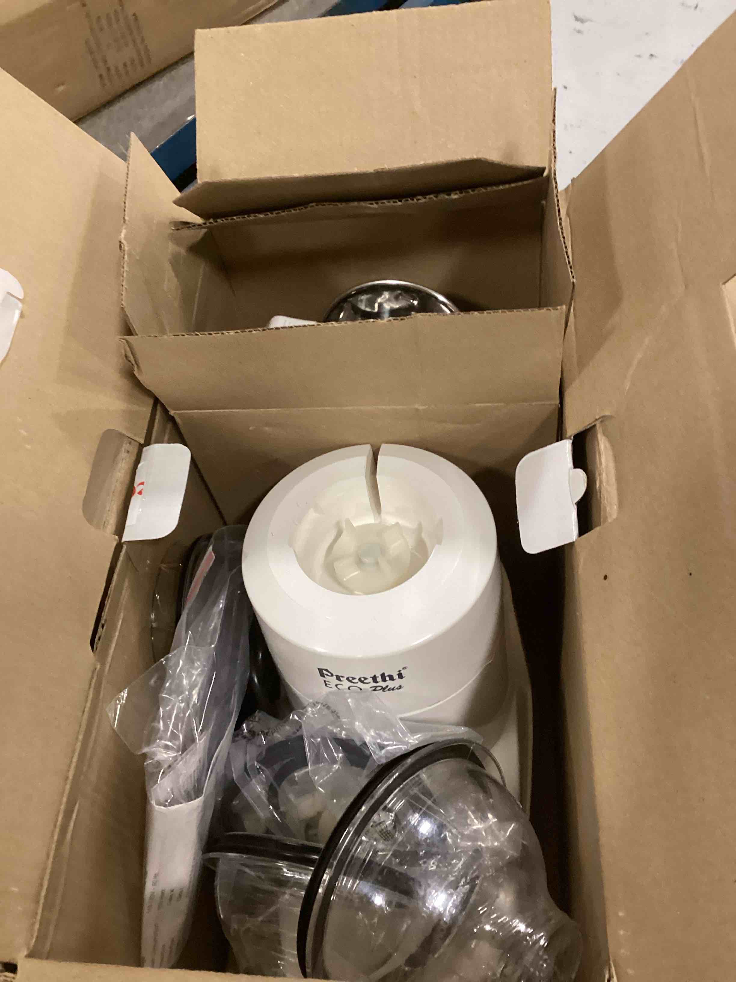 https://s3.amazonaws.com/lotting-images-prod/bidfta/PPE2184435_1737549691105.jpeg
