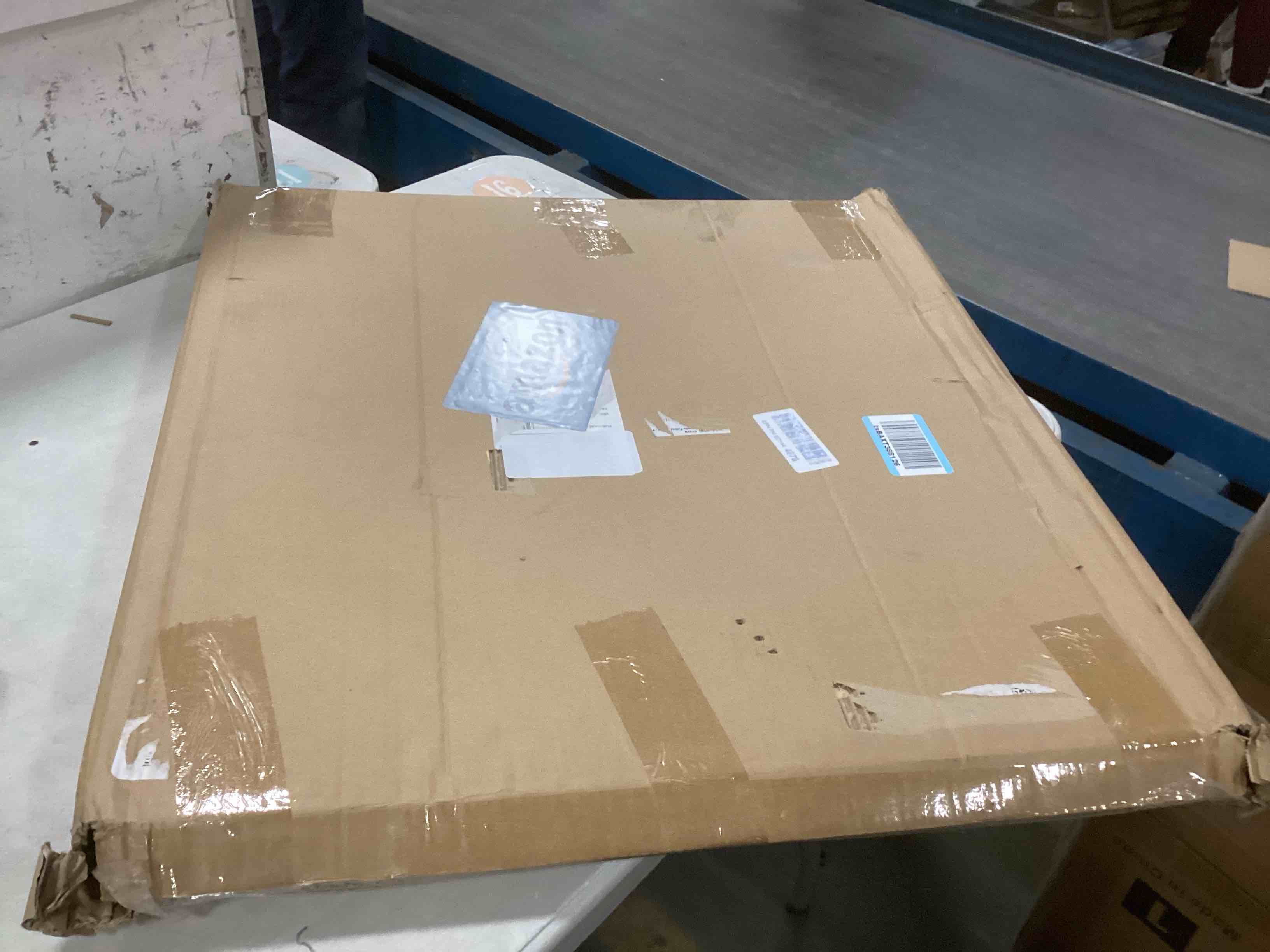 https://s3.amazonaws.com/lotting-images-prod/bidfta/PPE2184937_1737659655480.jpeg