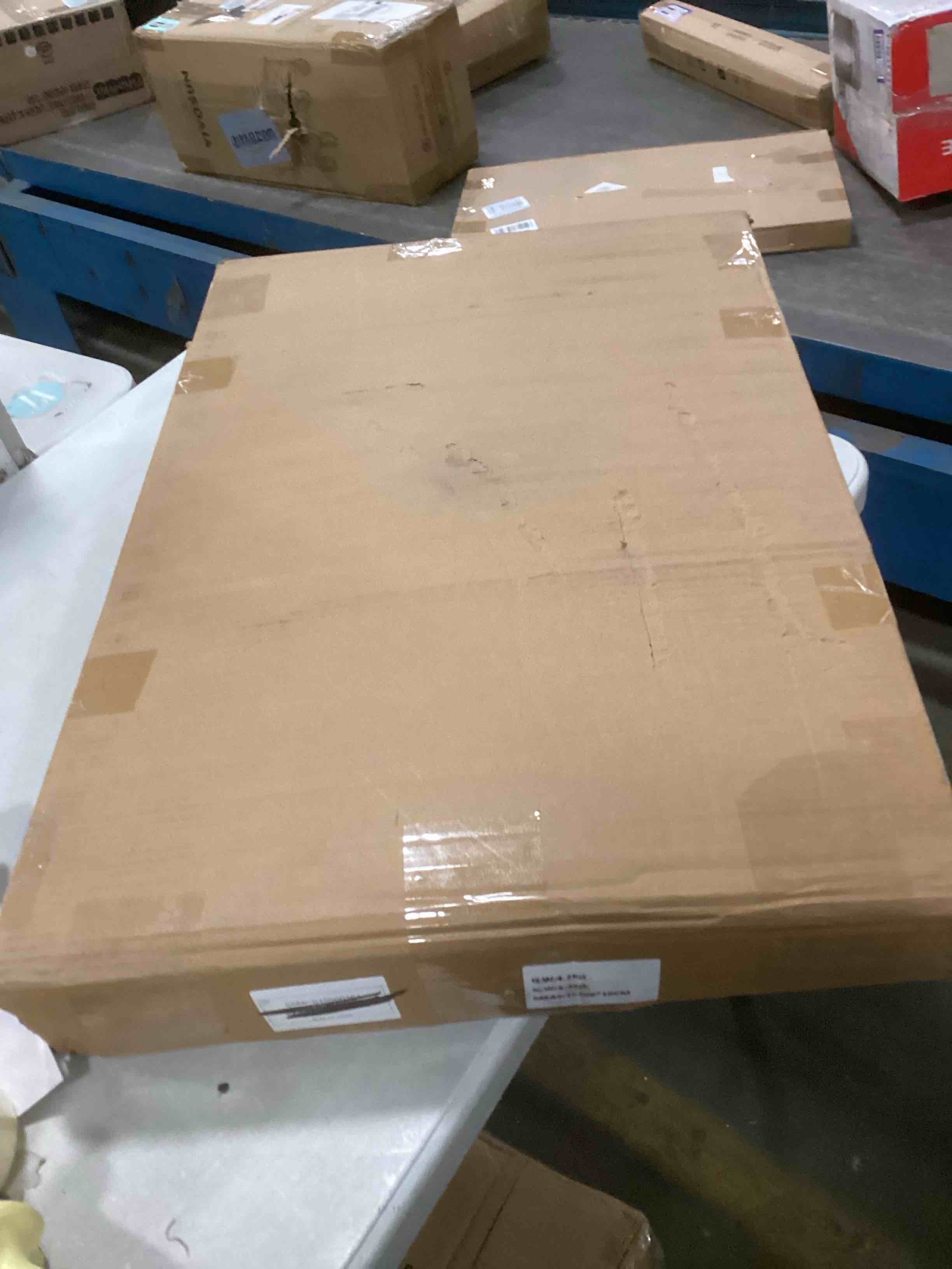 https://s3.amazonaws.com/lotting-images-prod/bidfta/PPE2184973_1737664844762.jpeg
