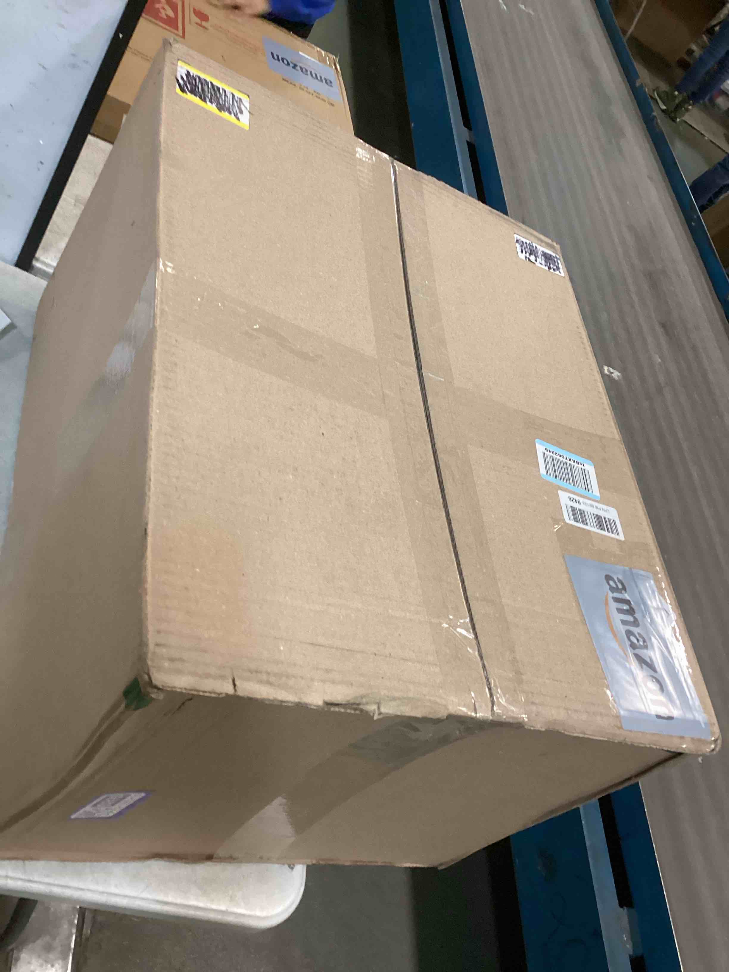 https://s3.amazonaws.com/lotting-images-prod/bidfta/PPE2185215_1736339608739.jpeg