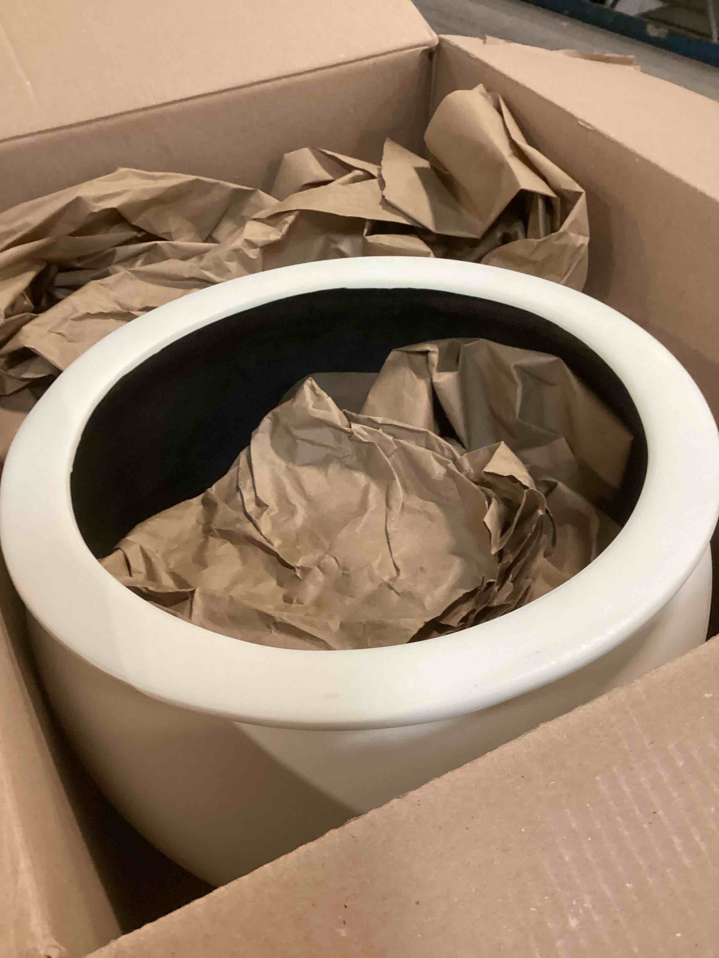 https://s3.amazonaws.com/lotting-images-prod/bidfta/PPE2185215_1736339633851.jpeg