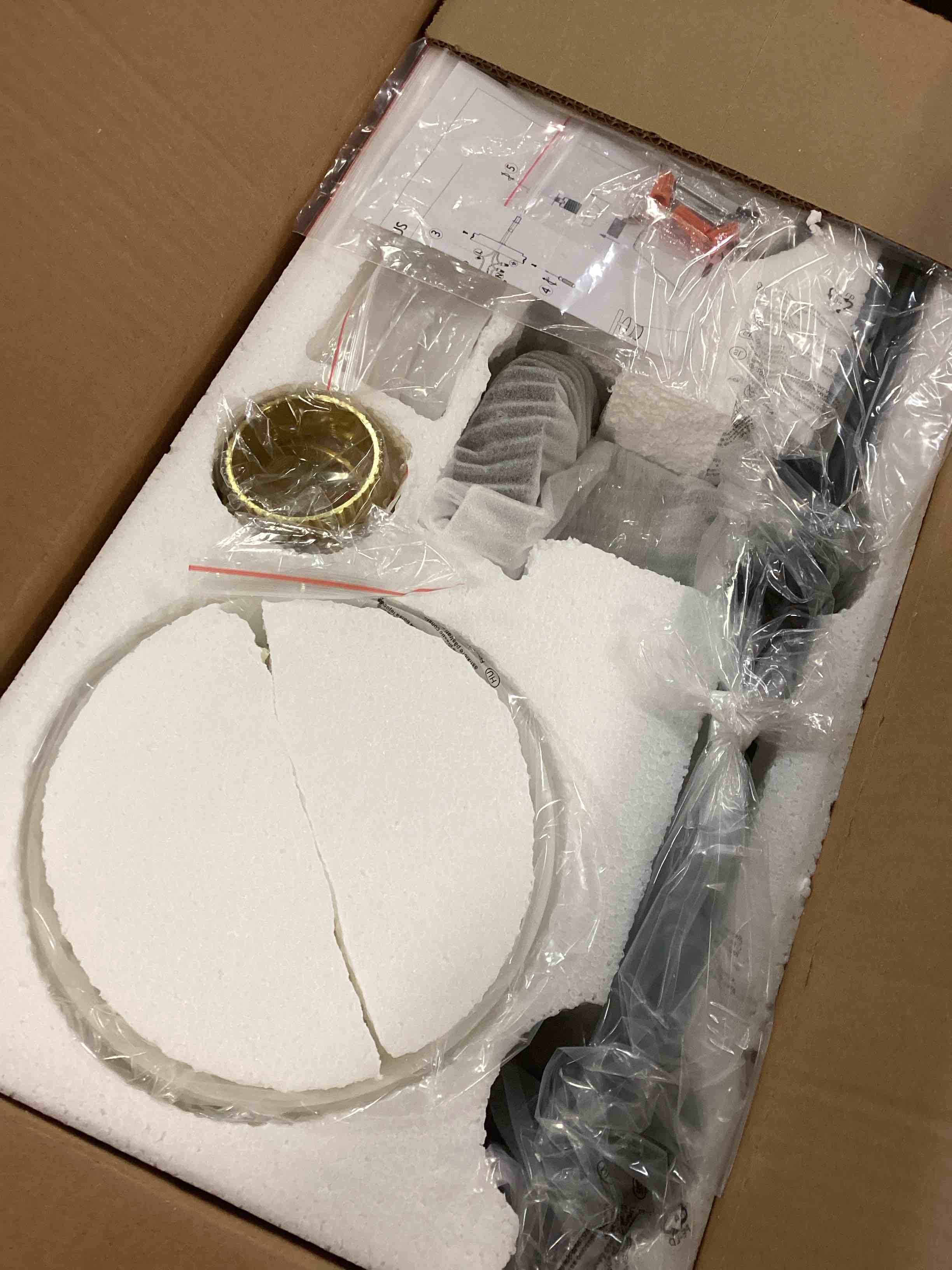https://s3.amazonaws.com/lotting-images-prod/bidfta/PPE2185887_1737393949191.jpeg