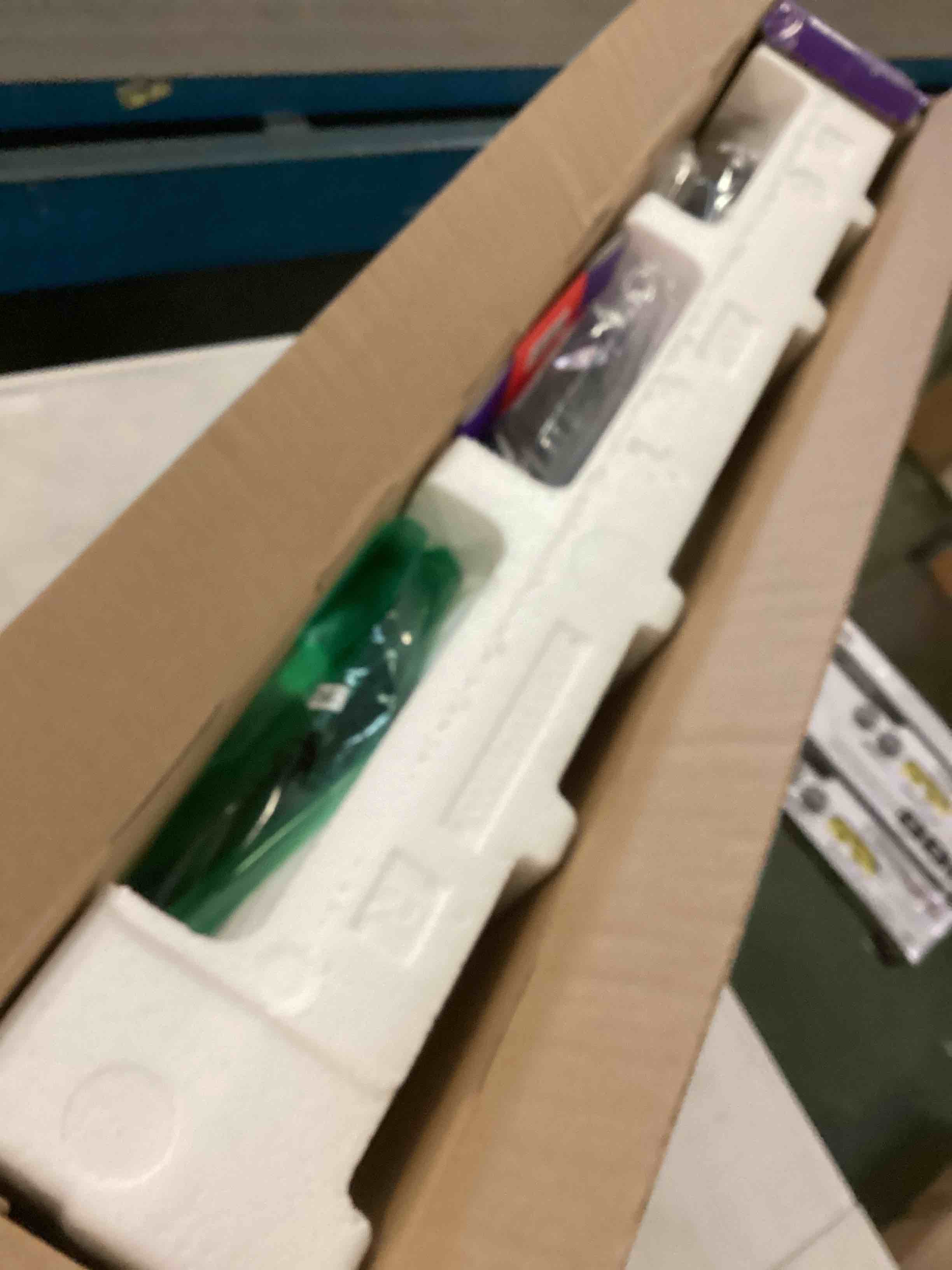 https://s3.amazonaws.com/lotting-images-prod/bidfta/PPE2185933_1737400073251.jpeg