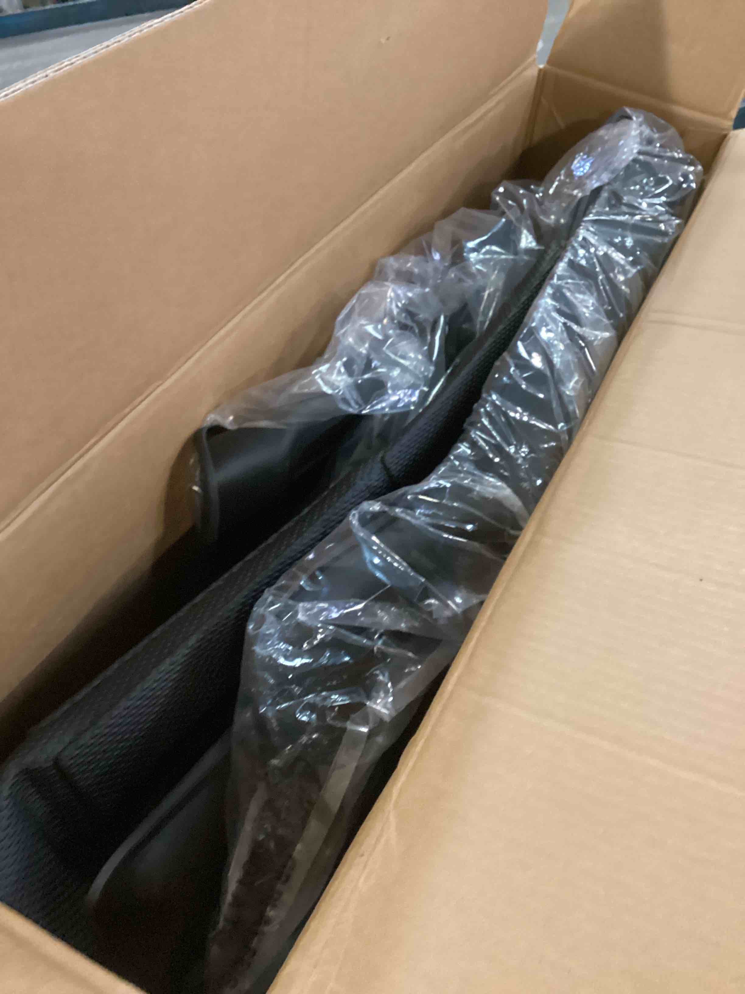 https://s3.amazonaws.com/lotting-images-prod/bidfta/PPE2185937_1737400437389.jpeg