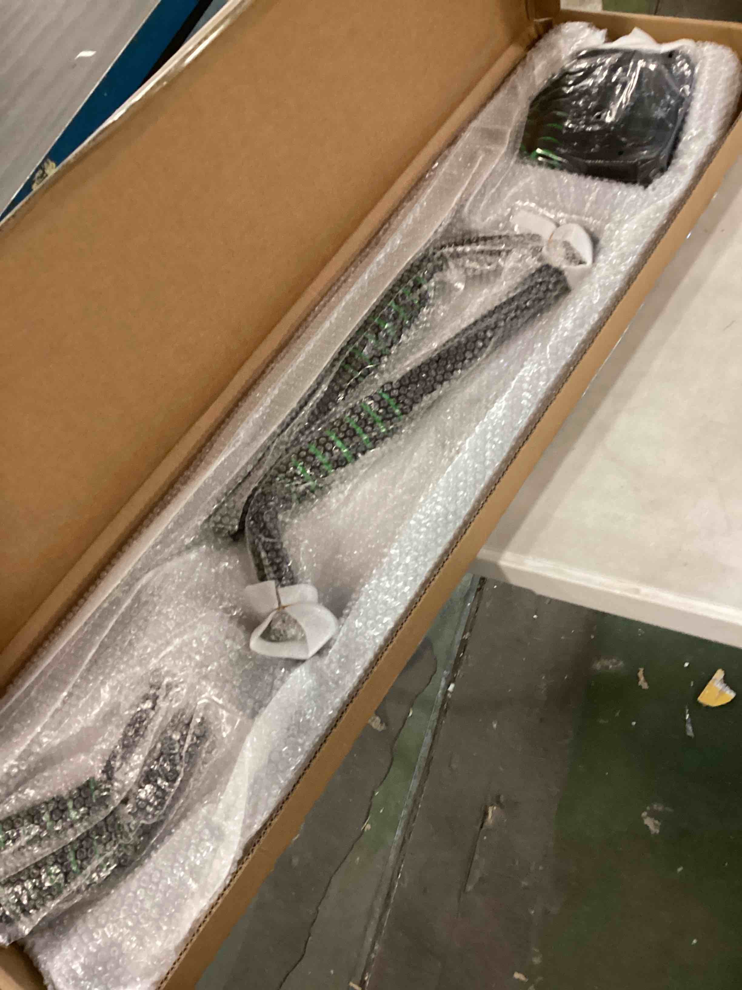 https://s3.amazonaws.com/lotting-images-prod/bidfta/PPE2185983_1737406048714.jpeg