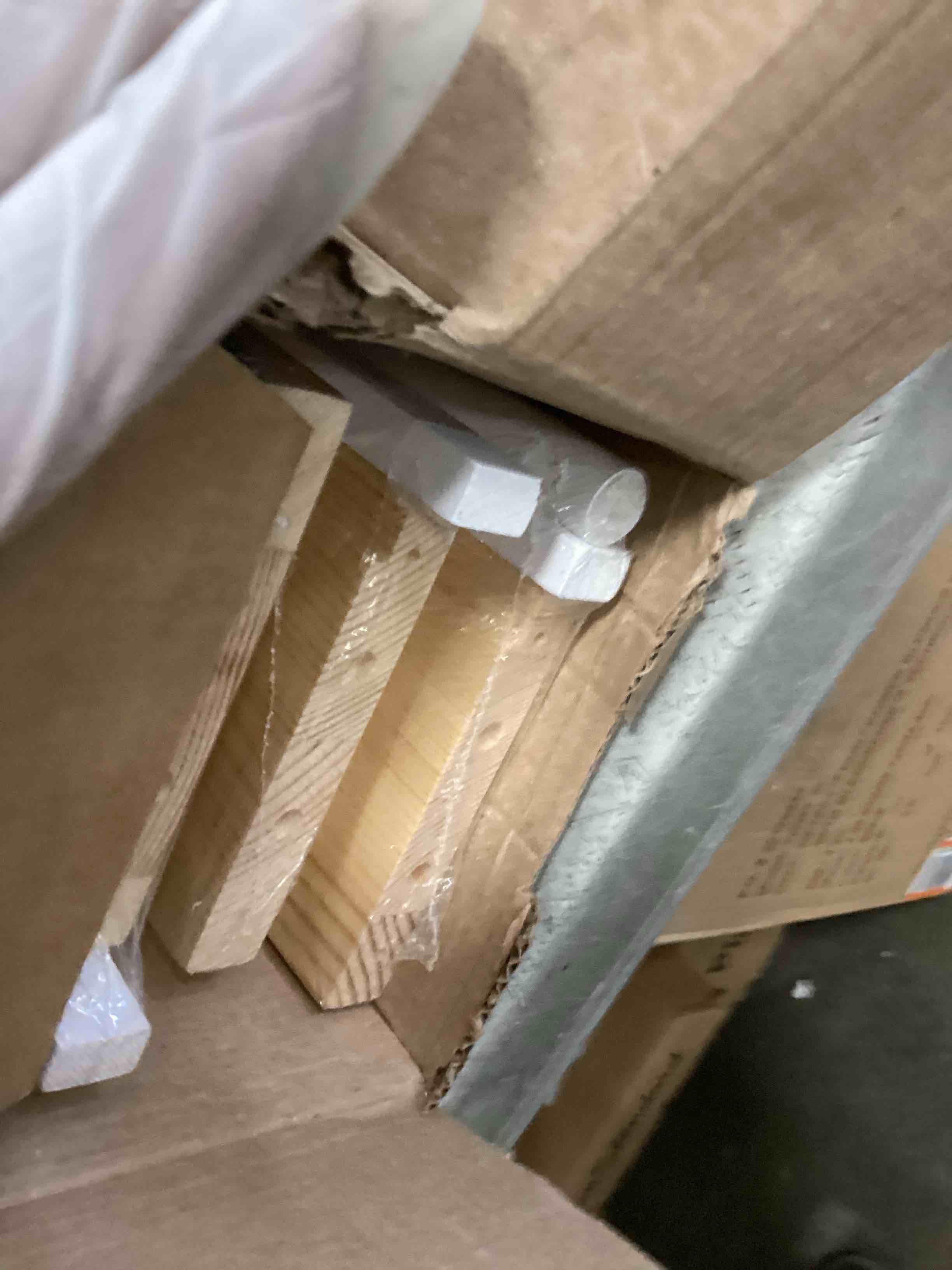 https://s3.amazonaws.com/lotting-images-prod/bidfta/PPE2187420_1741117683308.jpeg