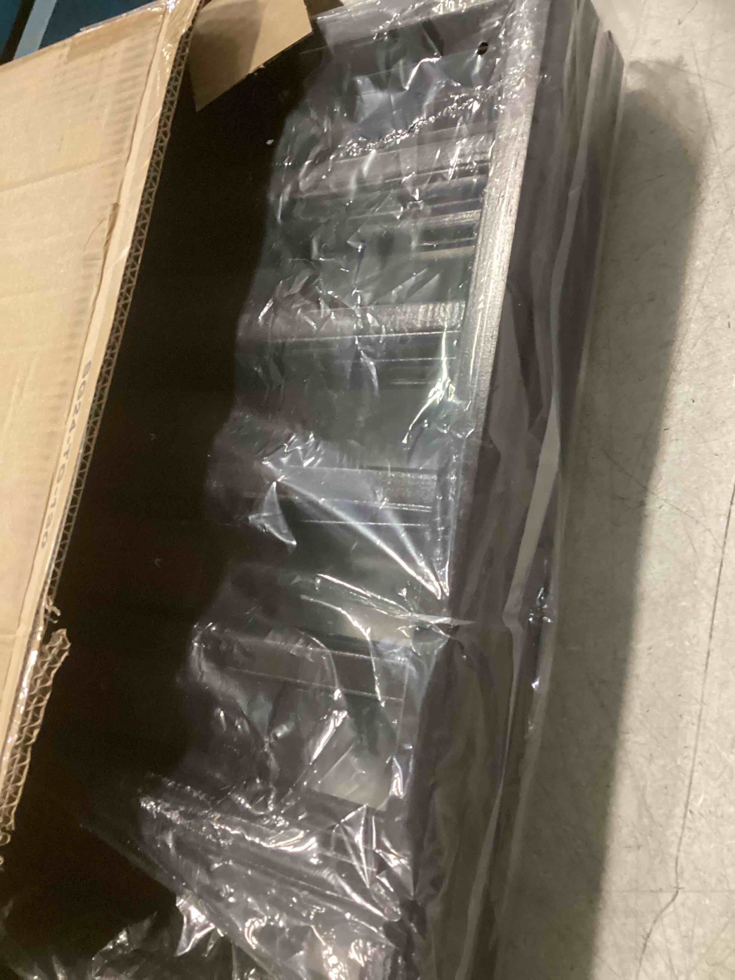 https://s3.amazonaws.com/lotting-images-prod/bidfta/PPE2187773_1741357046976.jpeg