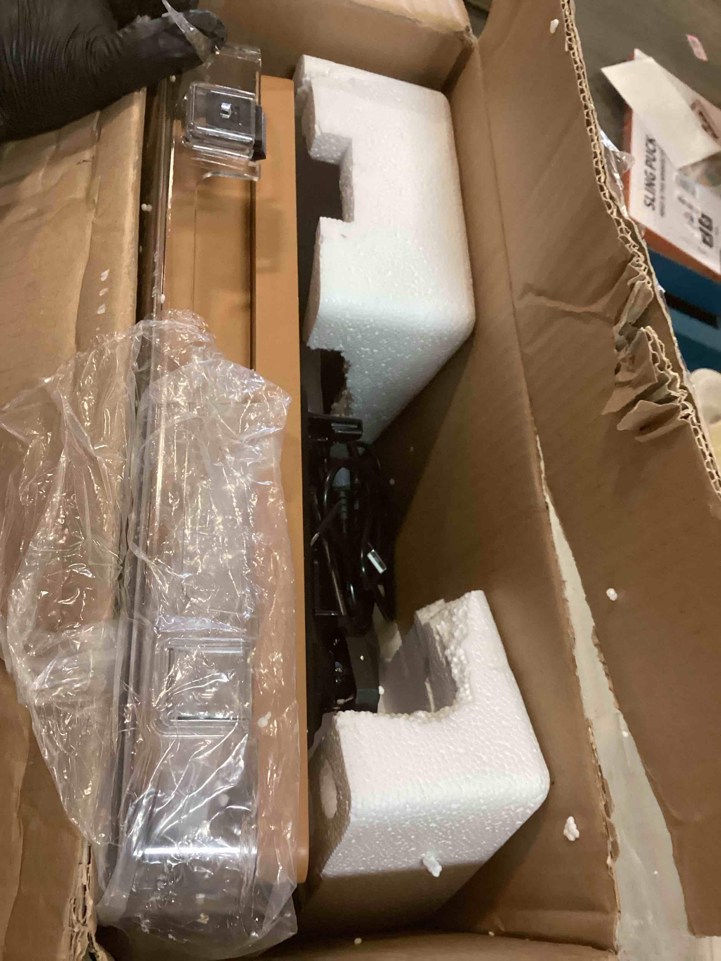 https://s3.amazonaws.com/lotting-images-prod/bidfta/PPE2188612_1738079717735.jpeg