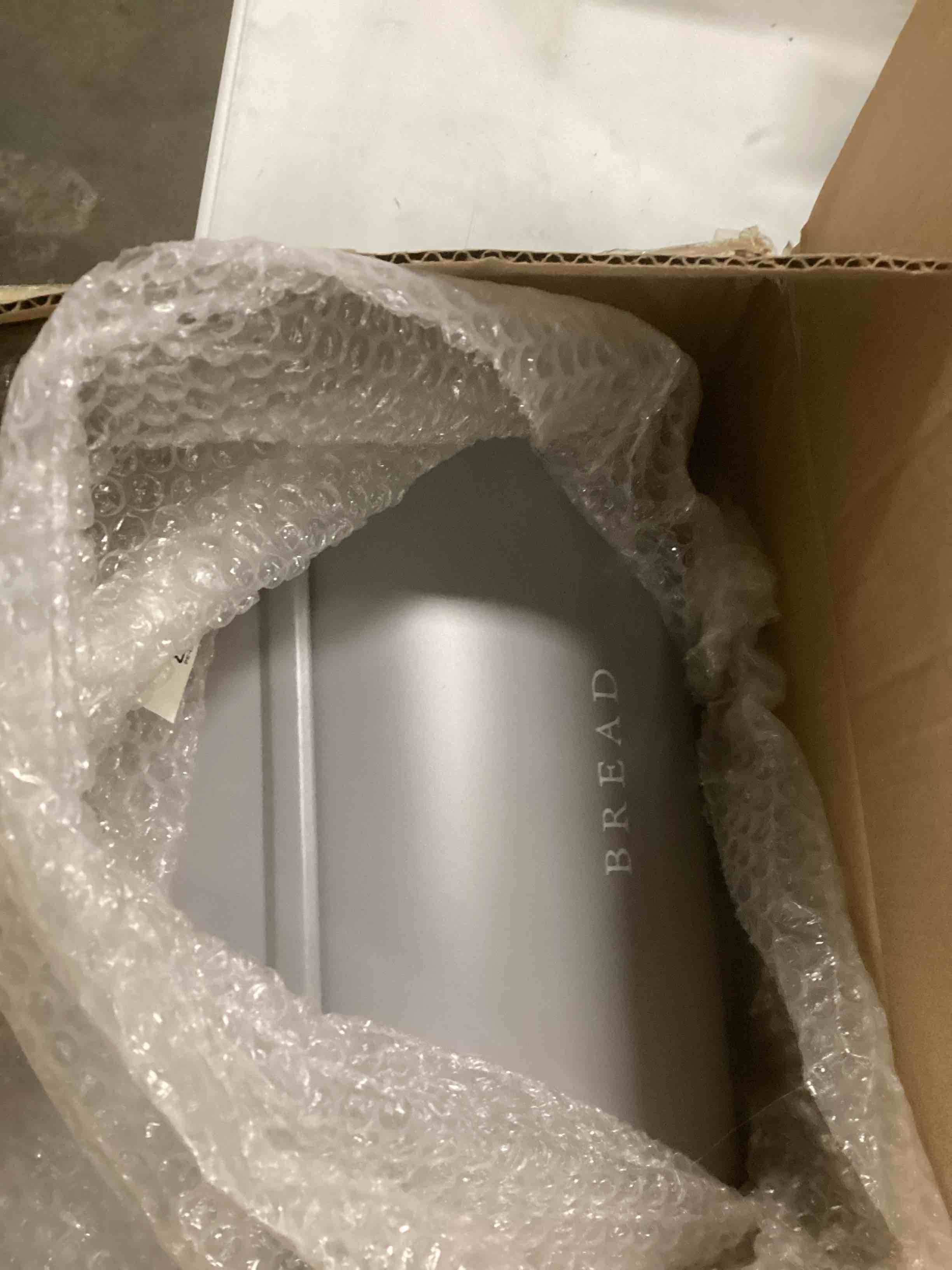 https://s3.amazonaws.com/lotting-images-prod/bidfta/PPE2190257_1738678903812.jpeg