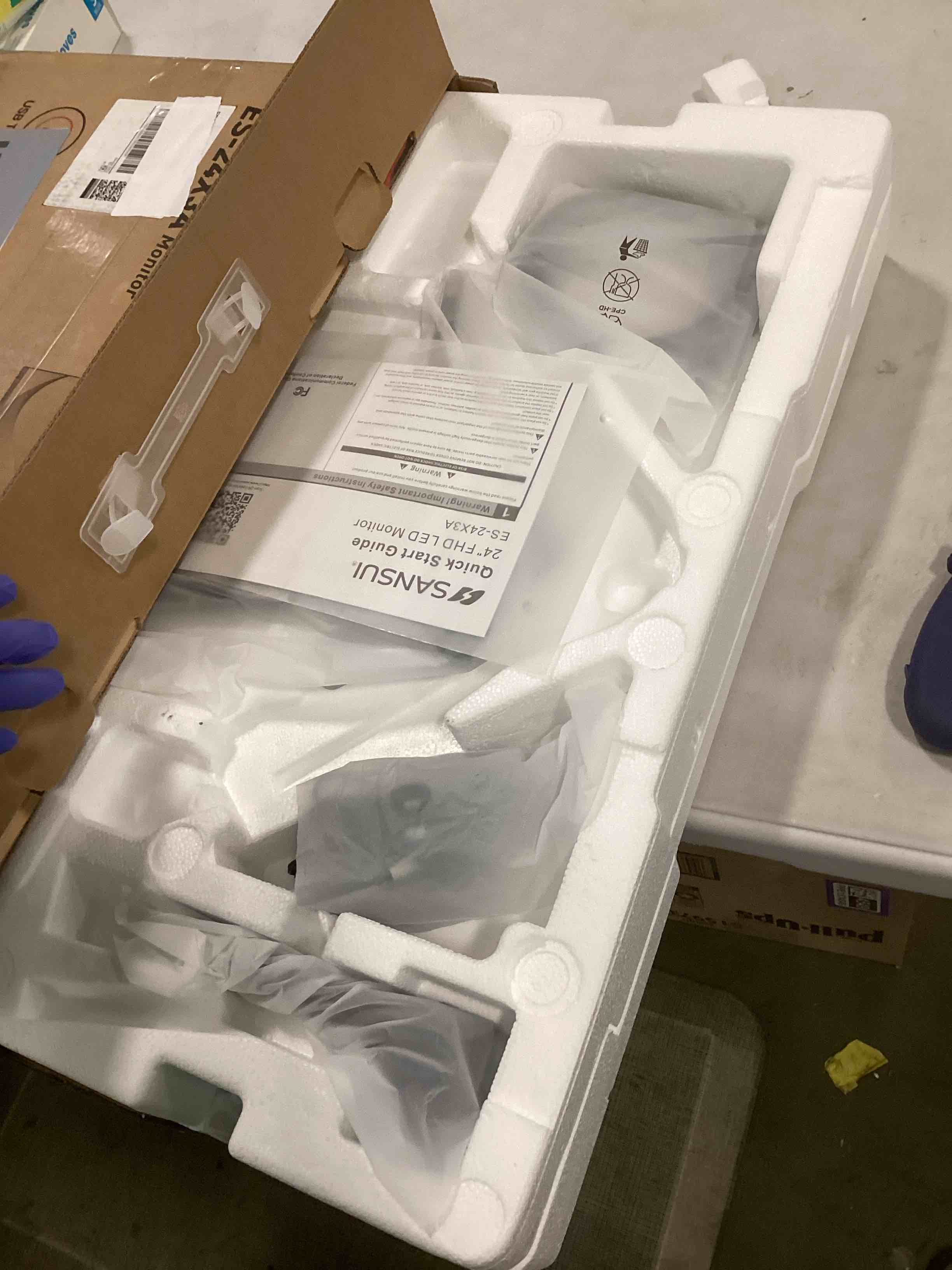 https://s3.amazonaws.com/lotting-images-prod/bidfta/PPE2190276_1738682807532.jpeg