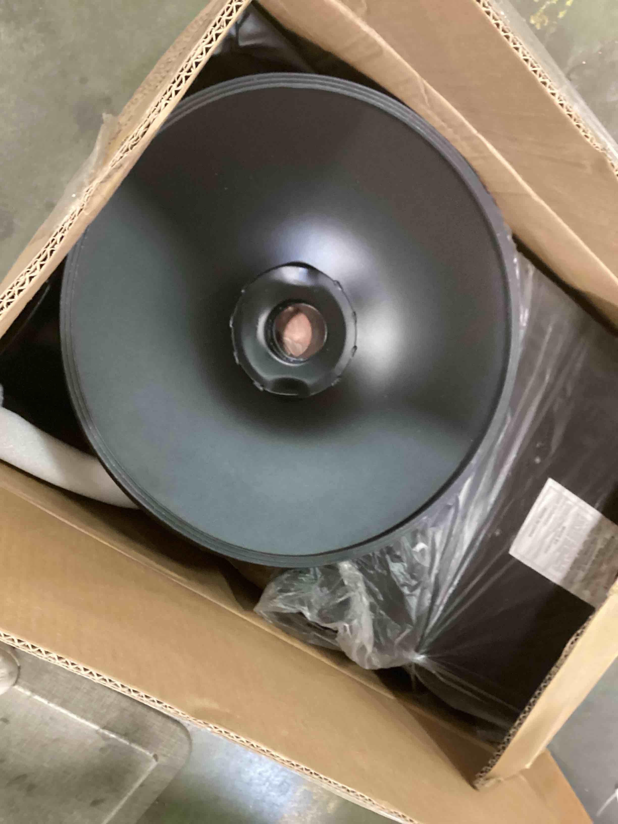 https://s3.amazonaws.com/lotting-images-prod/bidfta/PPE2190373_1738689498928.jpeg