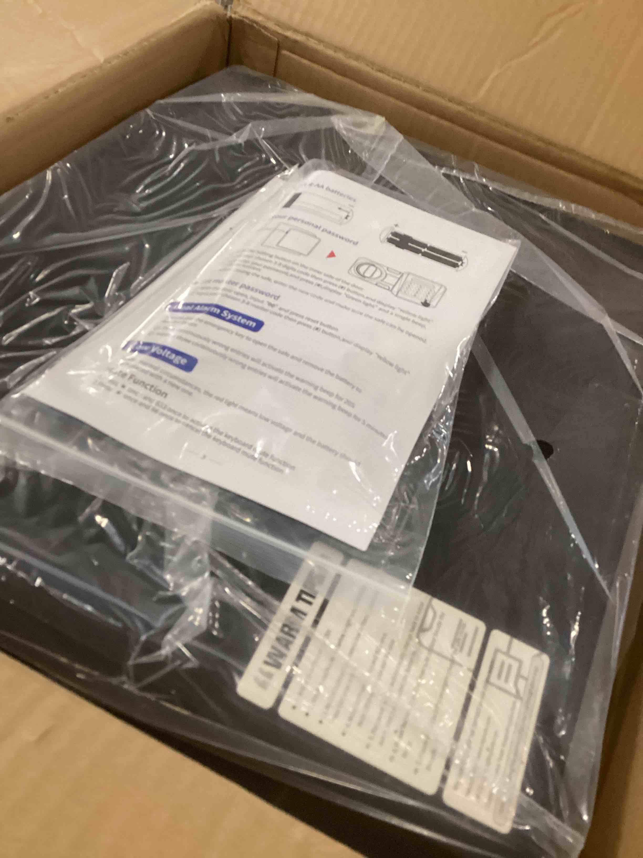 https://s3.amazonaws.com/lotting-images-prod/bidfta/PPE2191097_1736778658374.jpeg