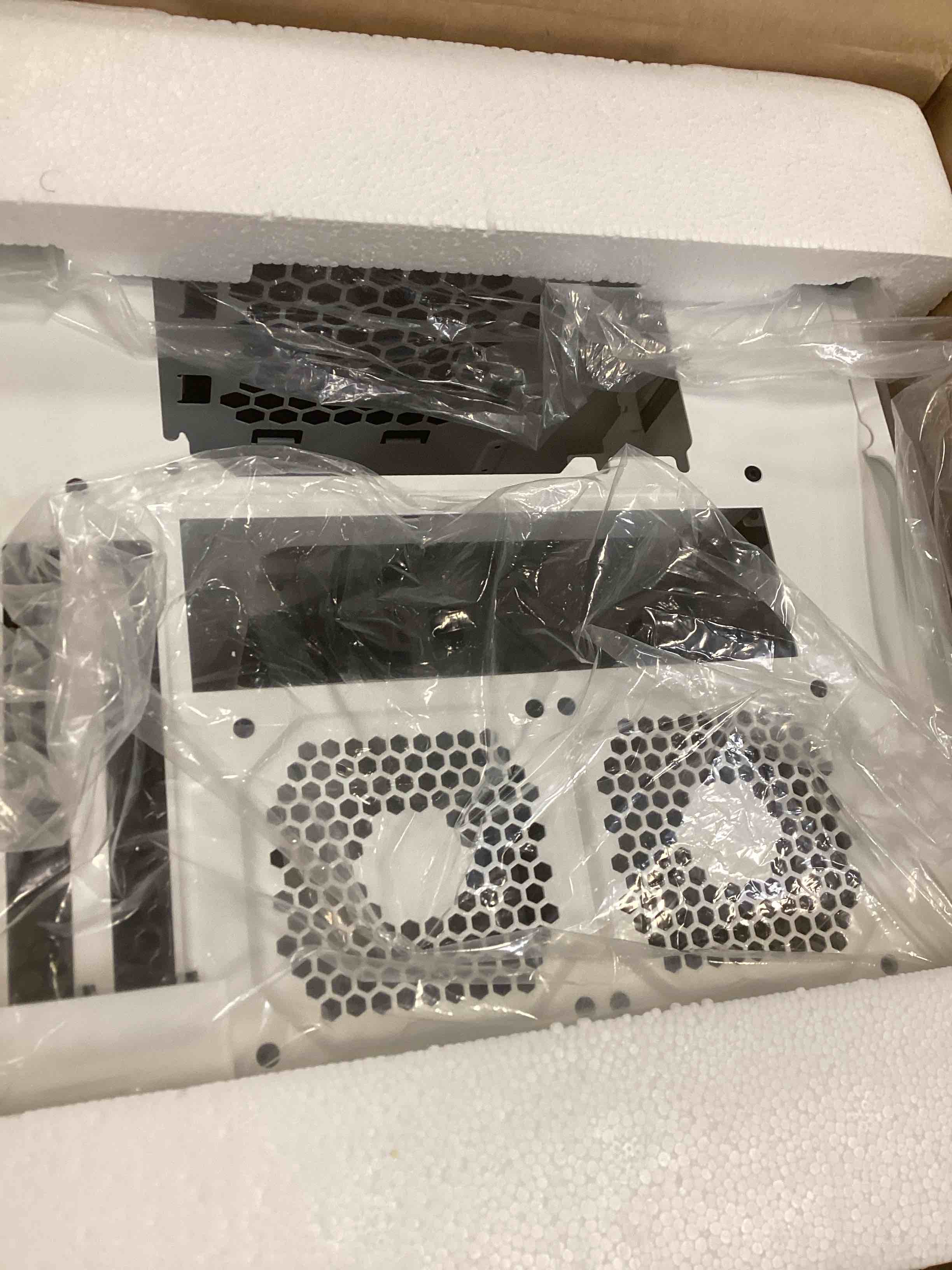 https://s3.amazonaws.com/lotting-images-prod/bidfta/PPE2192287_1737143552601.jpeg