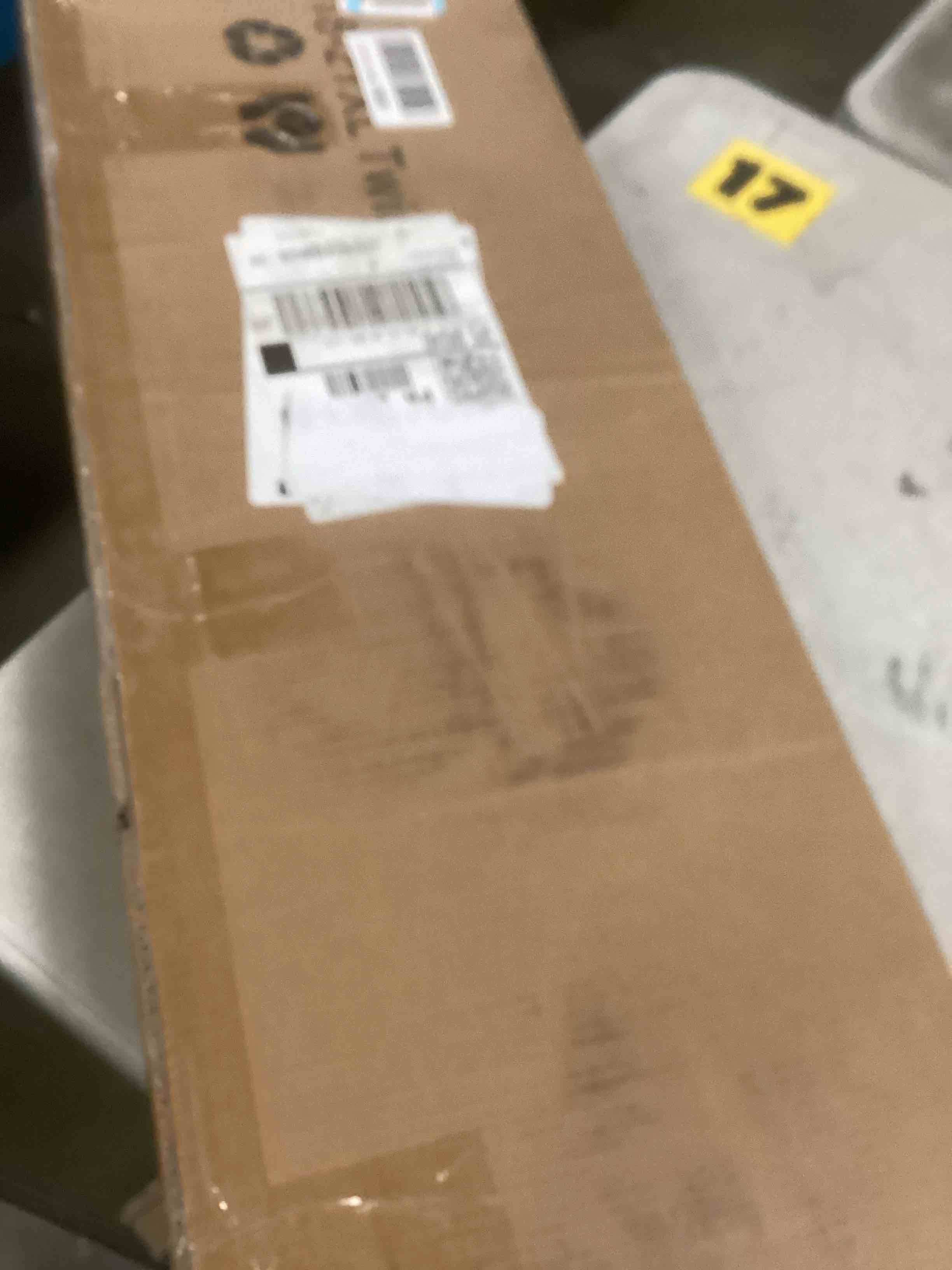 https://s3.amazonaws.com/lotting-images-prod/bidfta/PPE2192957_1737573479967.jpeg