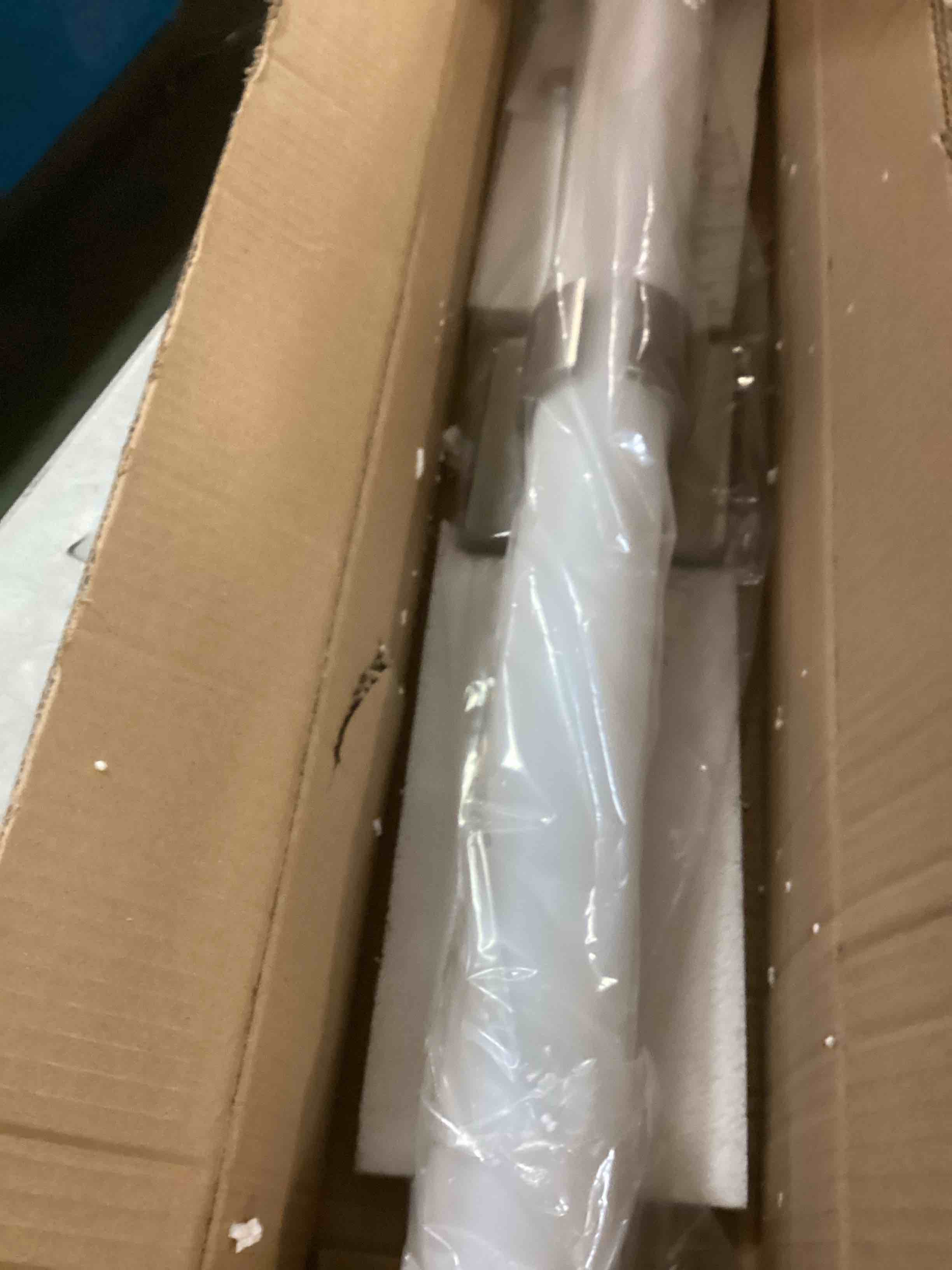 https://s3.amazonaws.com/lotting-images-prod/bidfta/PPE2193470_1737720863362.jpeg