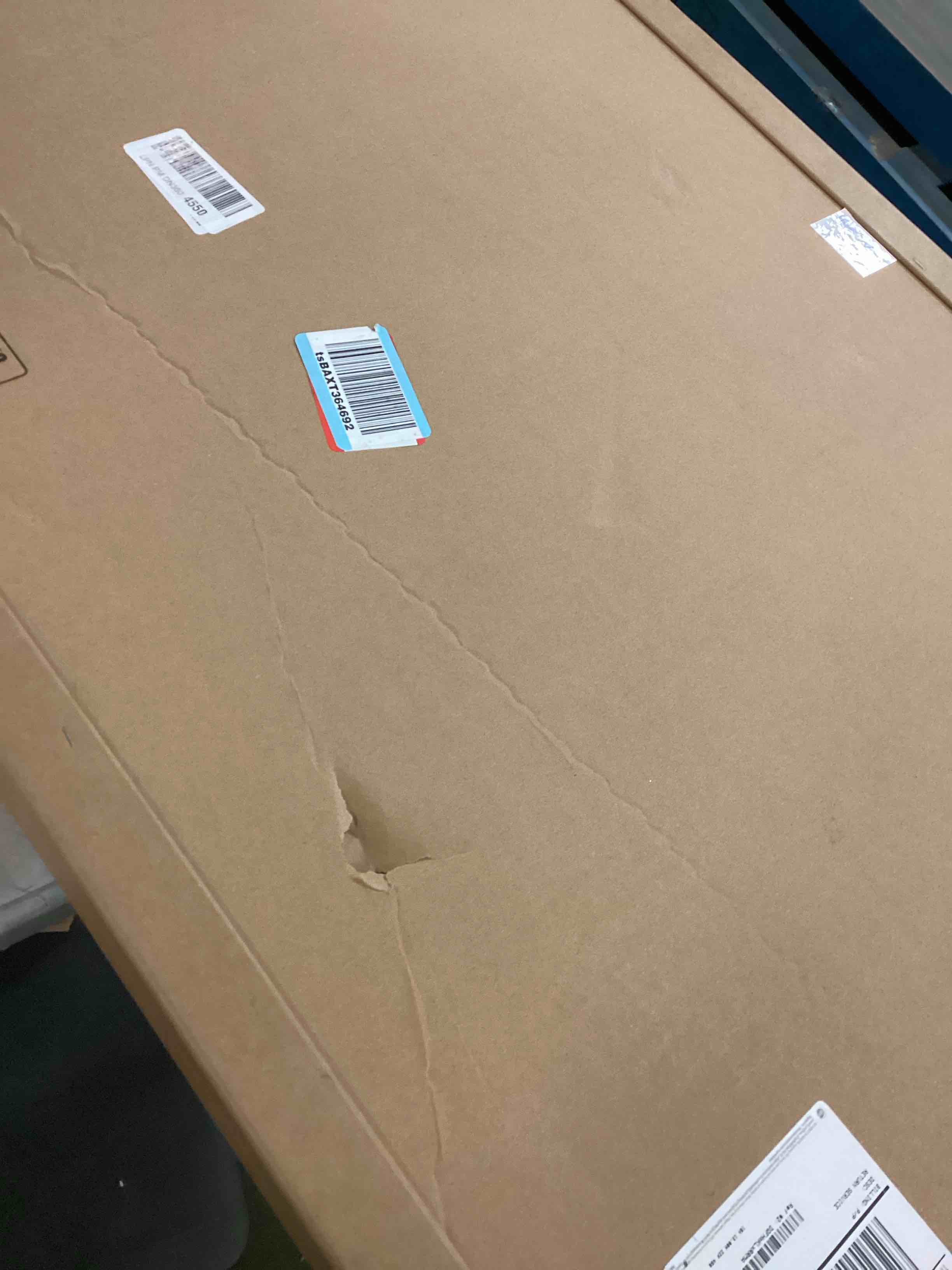 https://s3.amazonaws.com/lotting-images-prod/bidfta/PPE2193504_1737984544731.jpeg