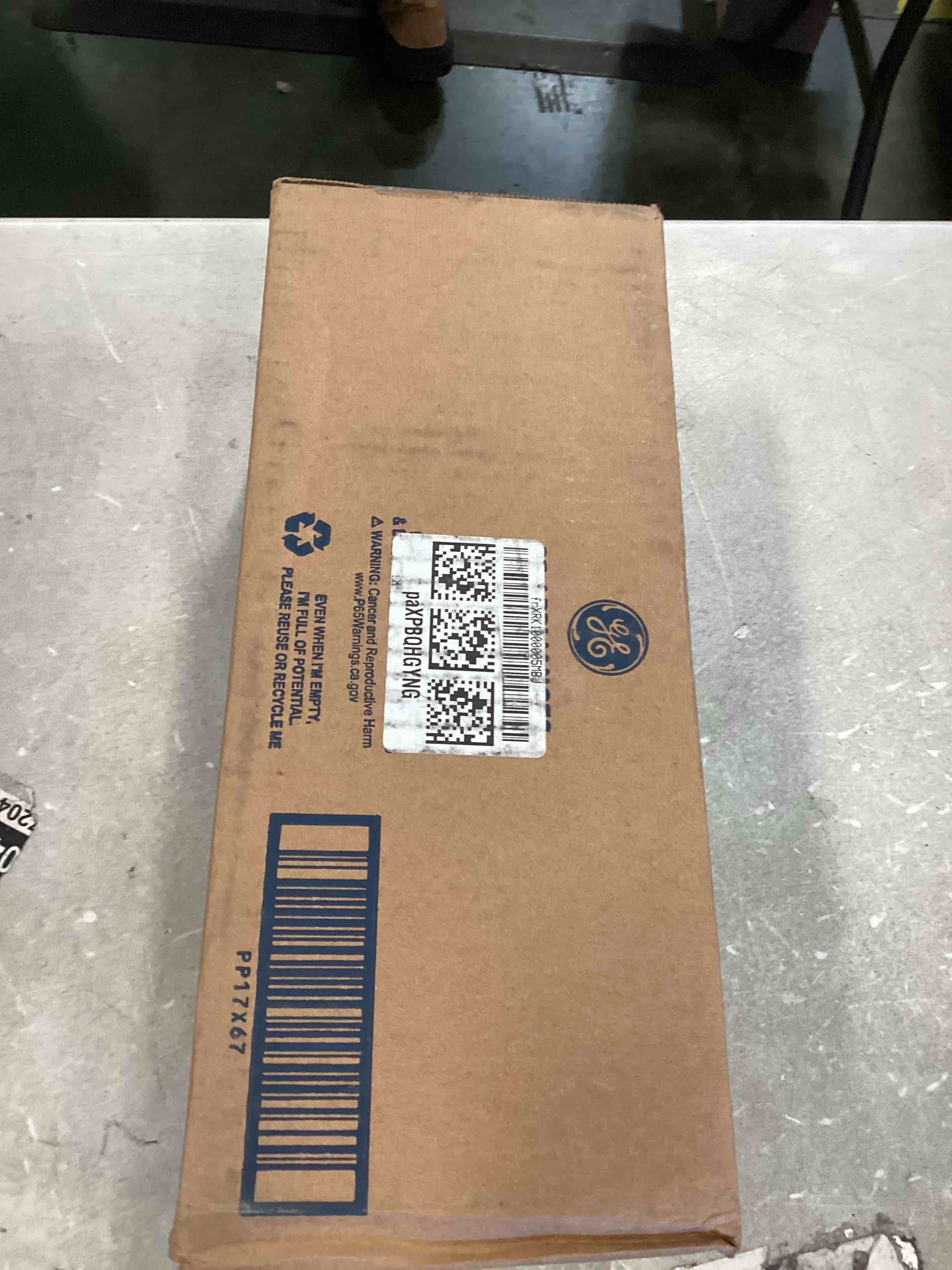 https://s3.amazonaws.com/lotting-images-prod/bidfta/PPE2194257_1735844164147.jpeg