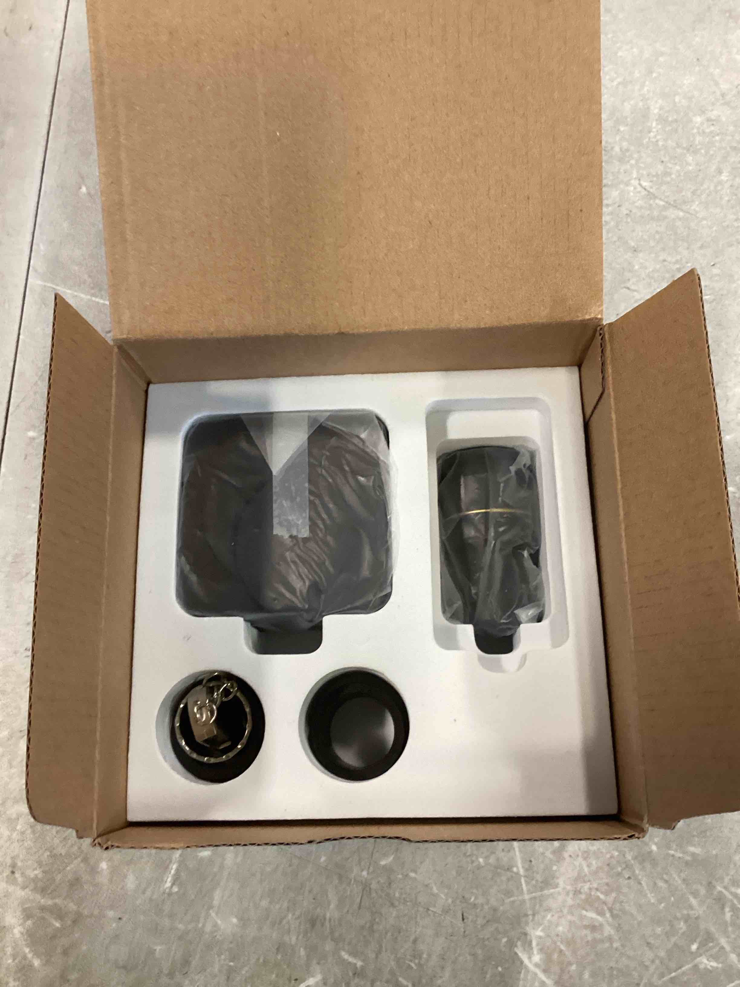 https://s3.amazonaws.com/lotting-images-prod/bidfta/PPE2194261_1735845834629.jpeg