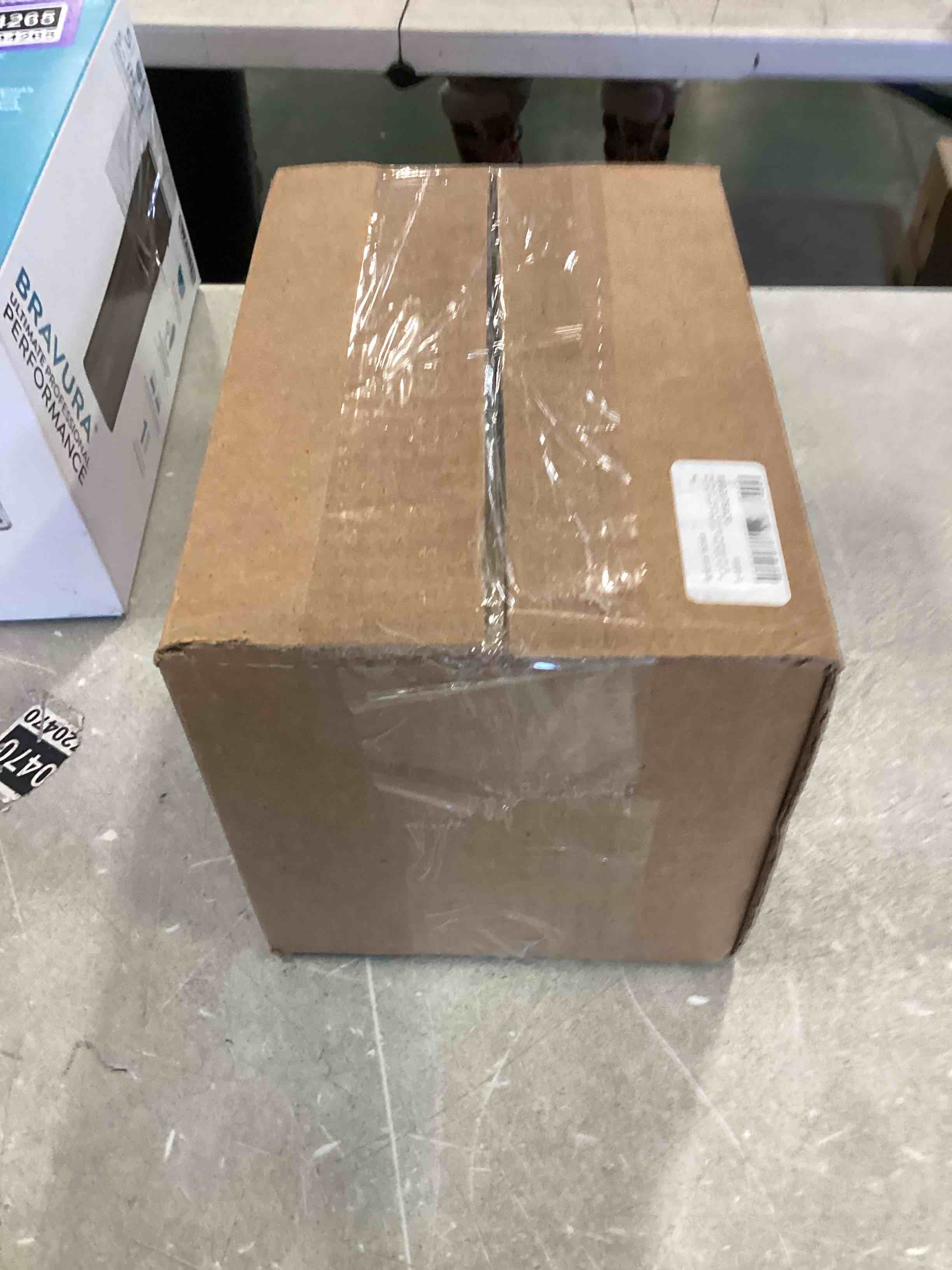https://s3.amazonaws.com/lotting-images-prod/bidfta/PPE2194266_1735846566470.jpeg