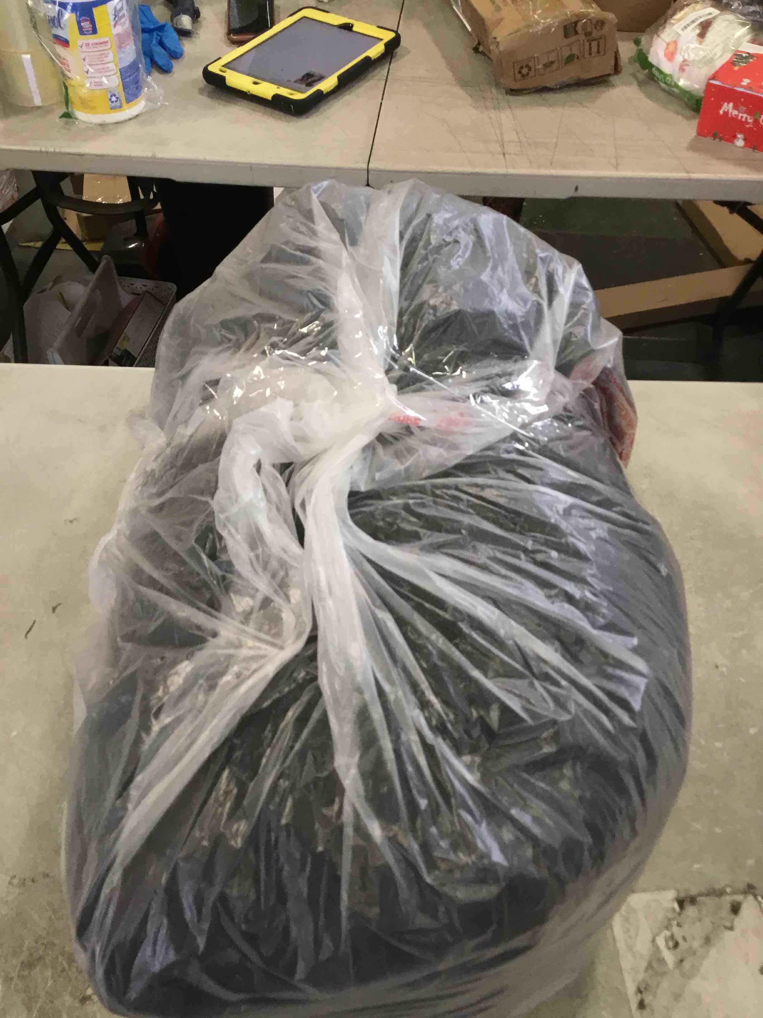 https://s3.amazonaws.com/lotting-images-prod/bidfta/PPE2194501_1736367806066.jpeg