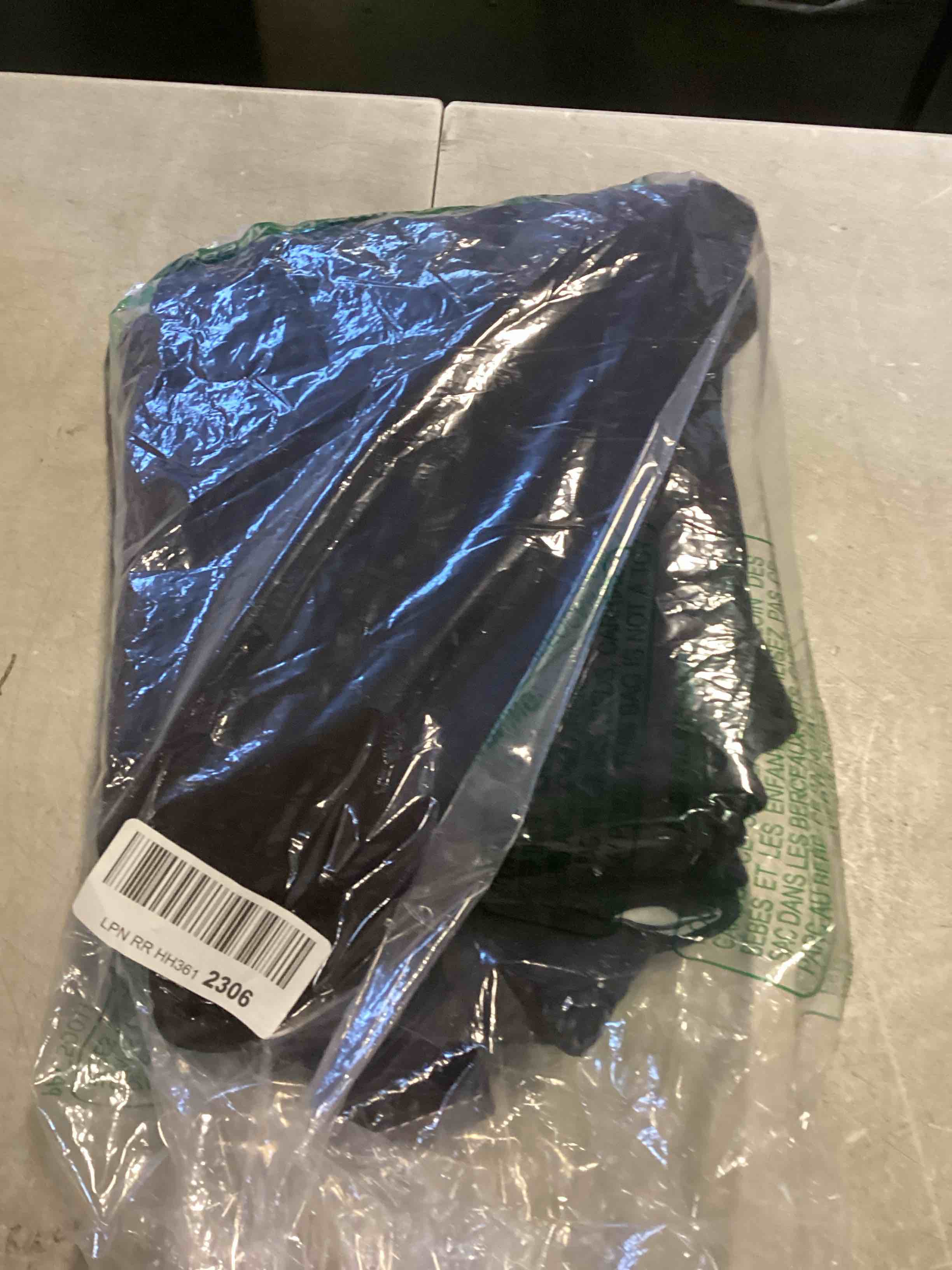 https://s3.amazonaws.com/lotting-images-prod/bidfta/PPE2195445_1737122959346.jpeg
