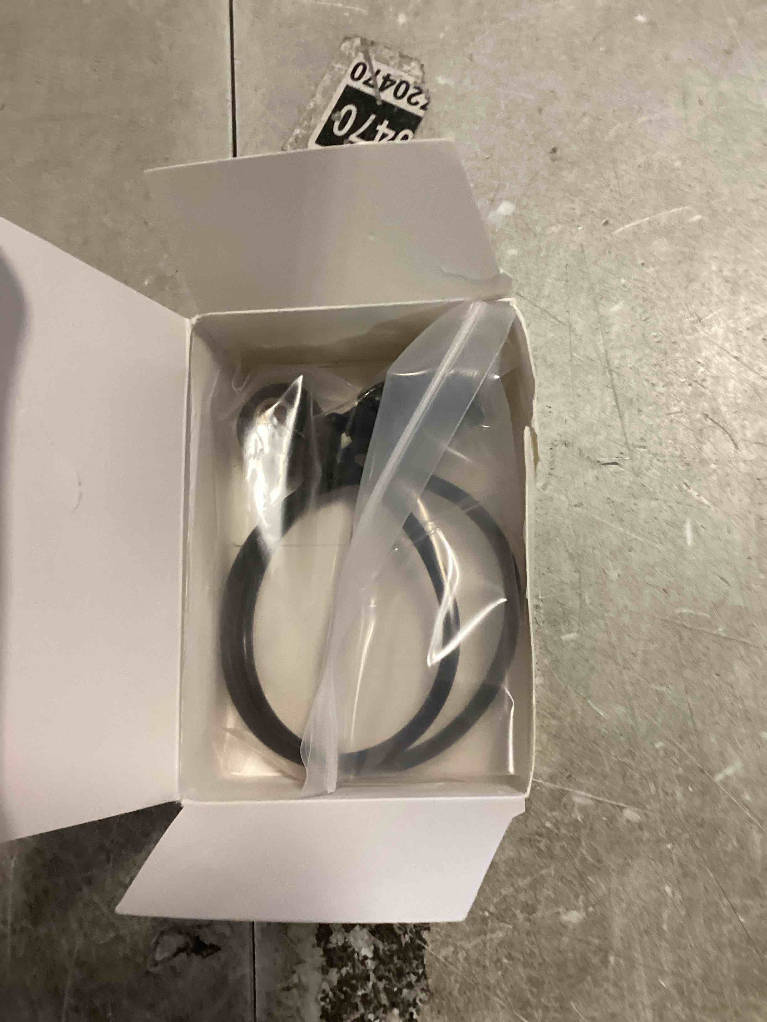 https://s3.amazonaws.com/lotting-images-prod/bidfta/PPE2195486_1737125151484.jpeg