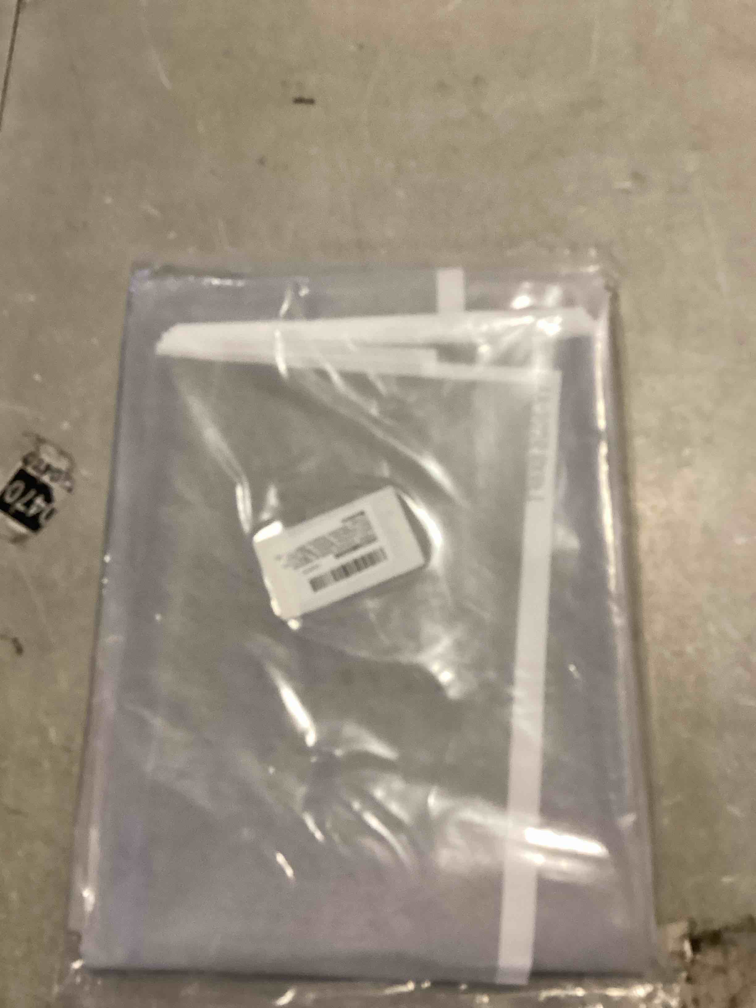 https://s3.amazonaws.com/lotting-images-prod/bidfta/PPE2196511_1737578795006.jpeg