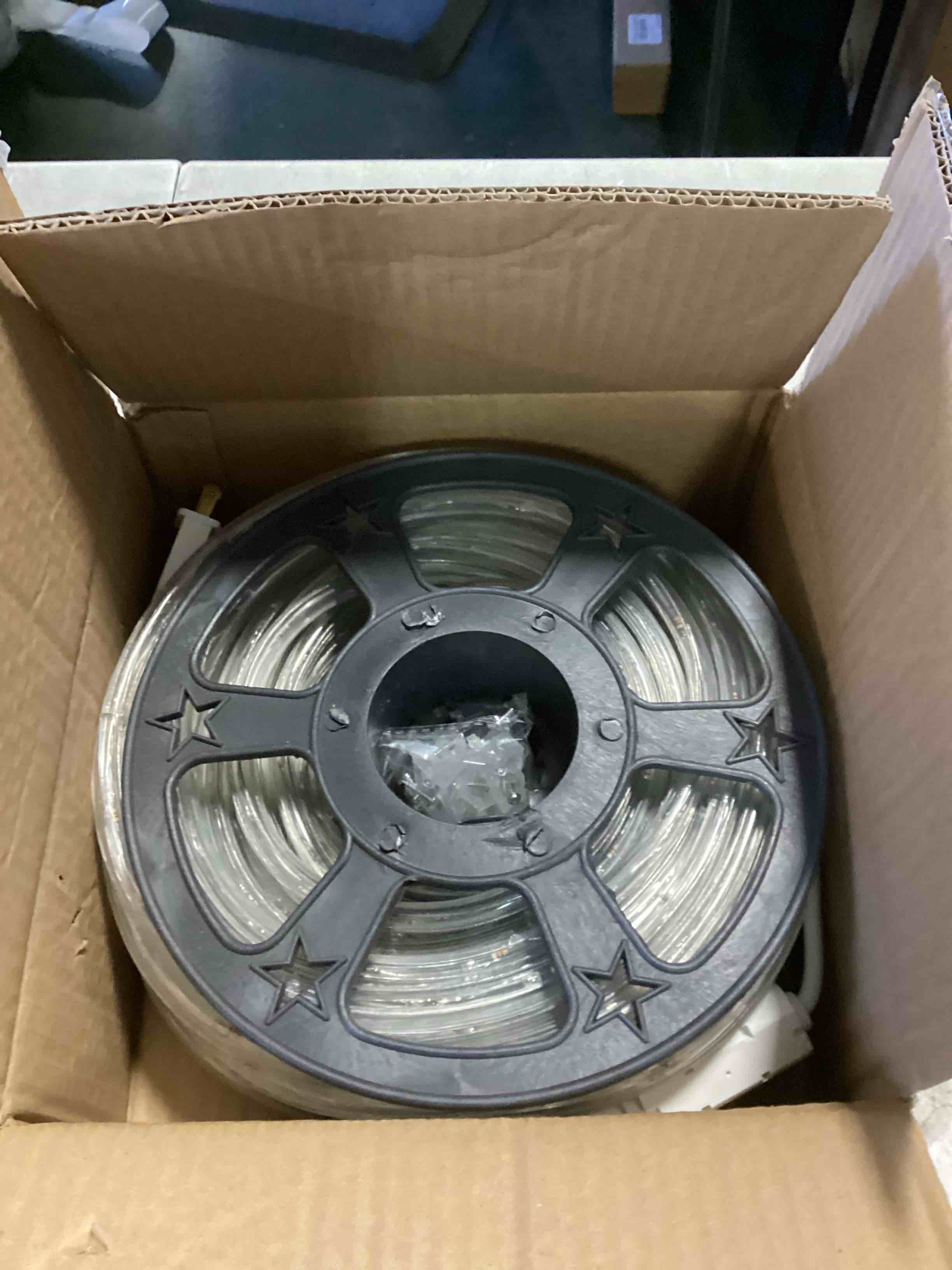 https://s3.amazonaws.com/lotting-images-prod/bidfta/PPE2196512_1737578942838.jpeg