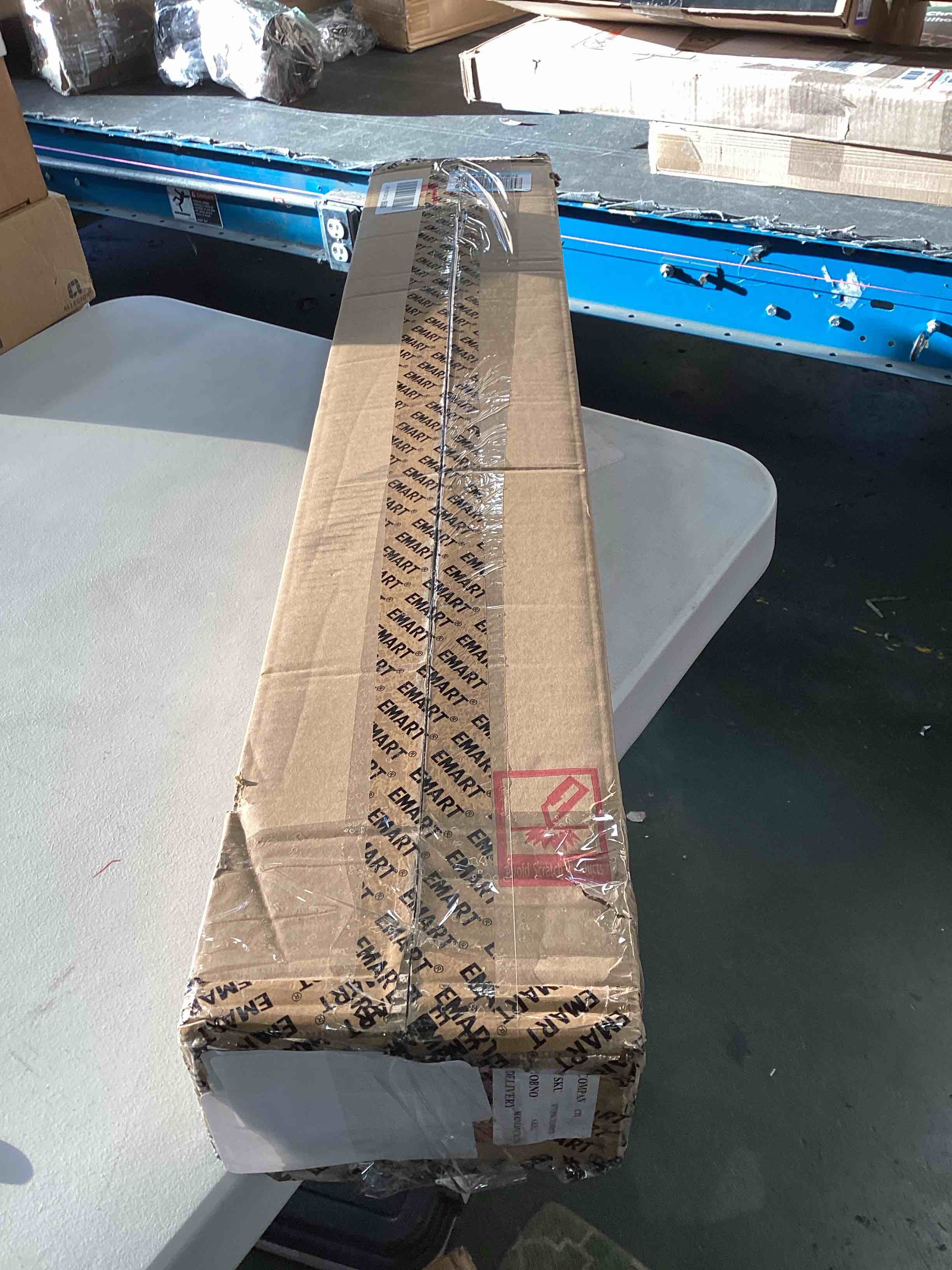https://s3.amazonaws.com/lotting-images-prod/bidfta/PPE2198228_1737383067924.jpeg